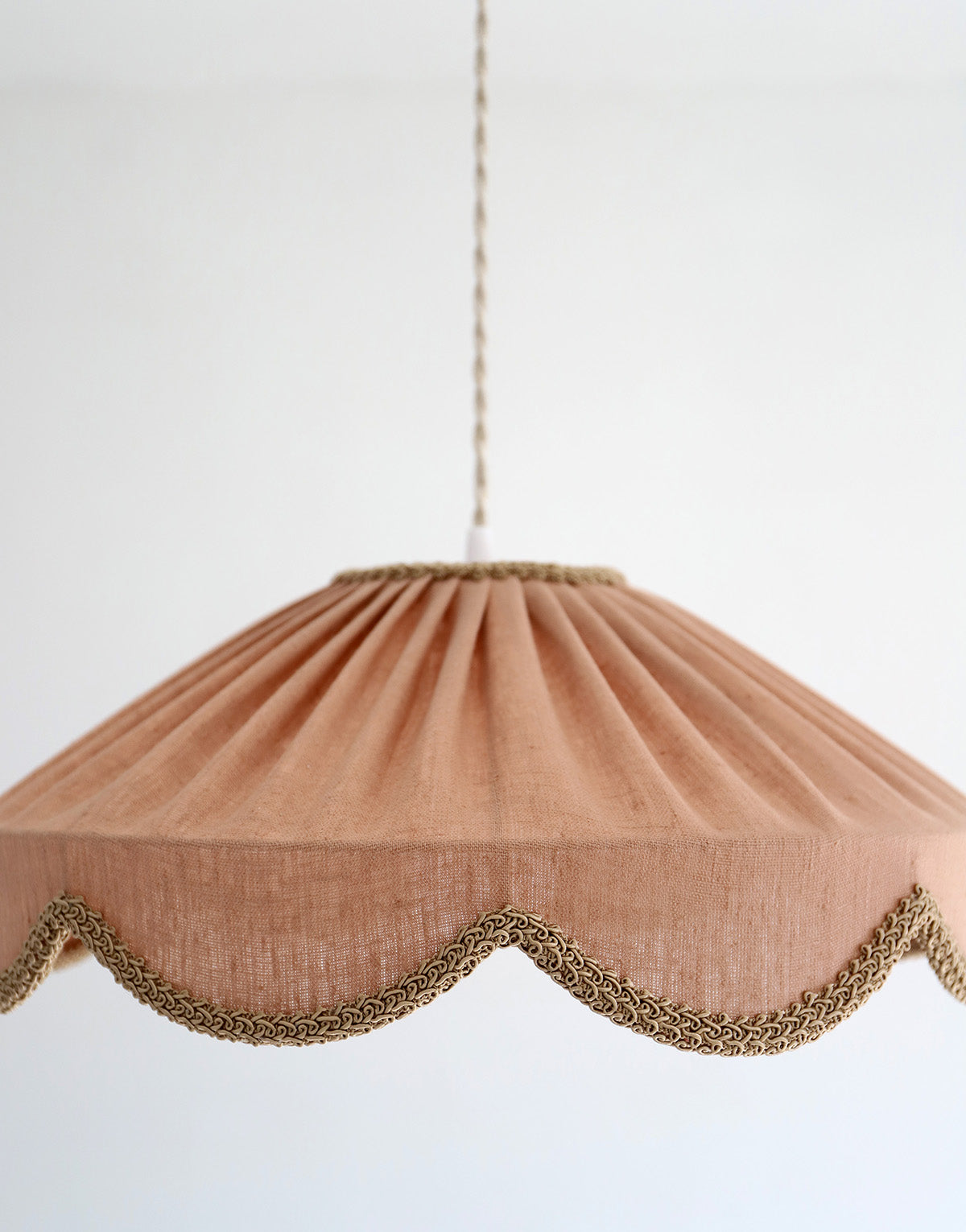 Suspension forme florale unie Cosette "classic linen"