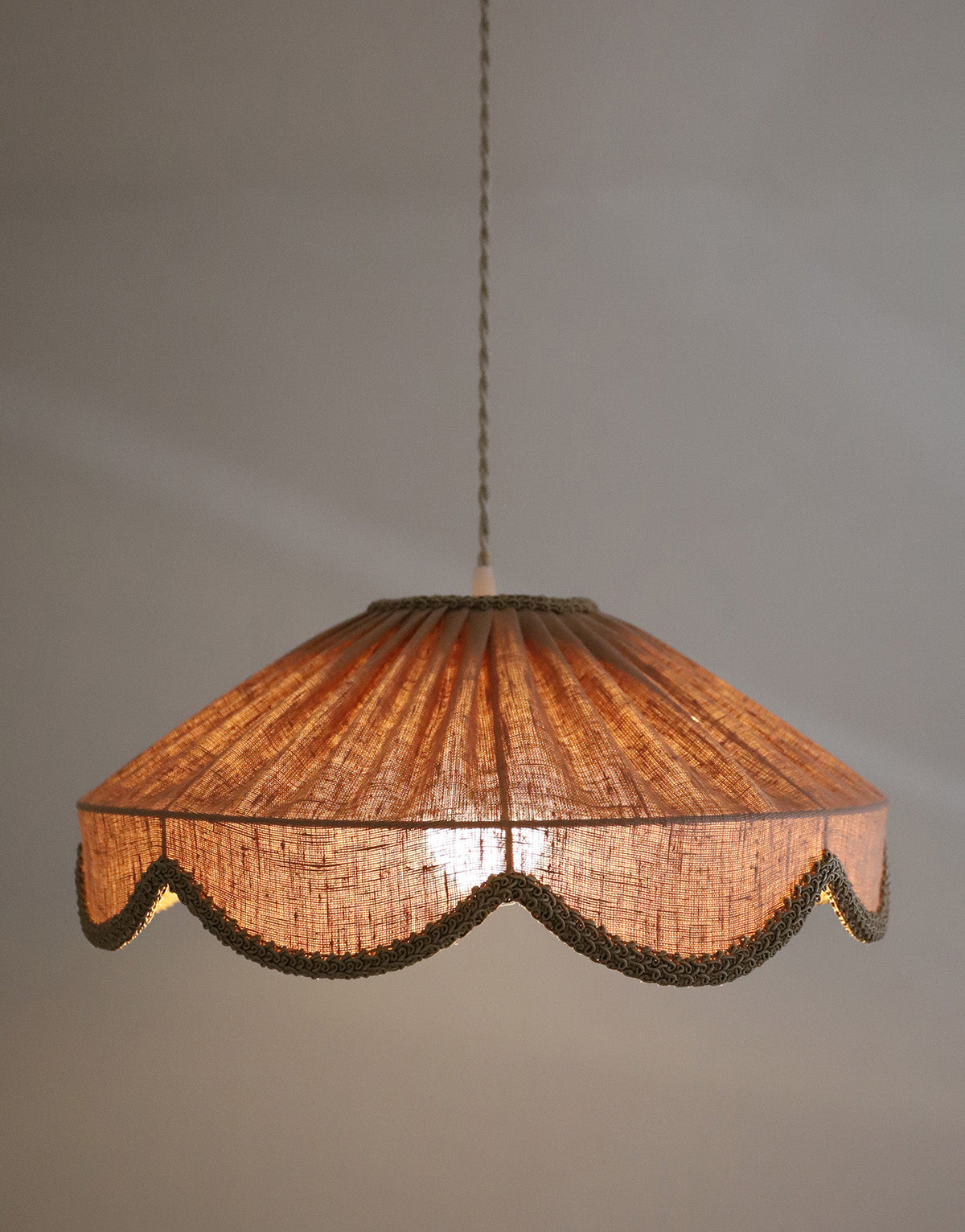 Suspension forme florale unie Cosette "classic linen"
