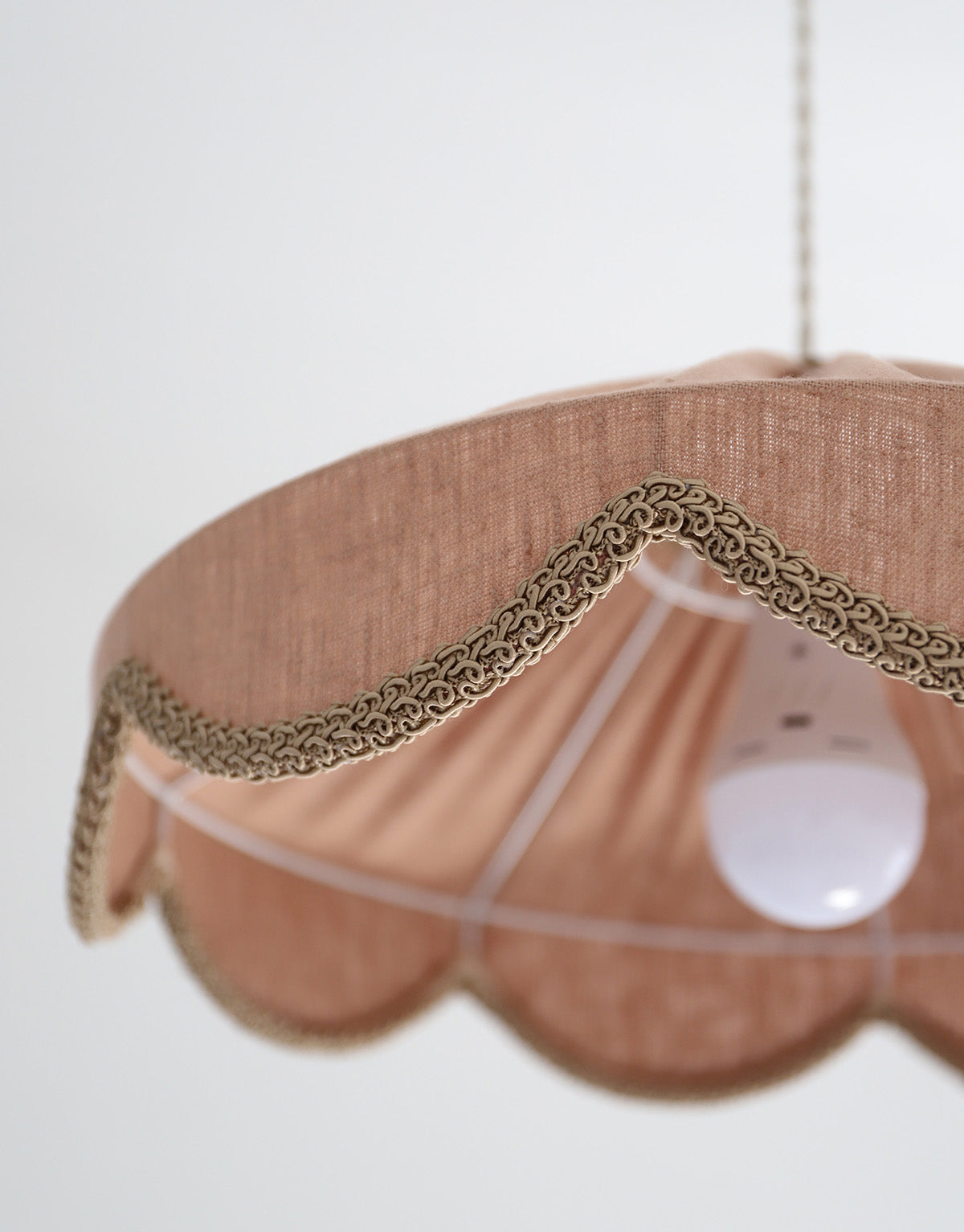 Suspension forme florale unie Cosette "classic linen"