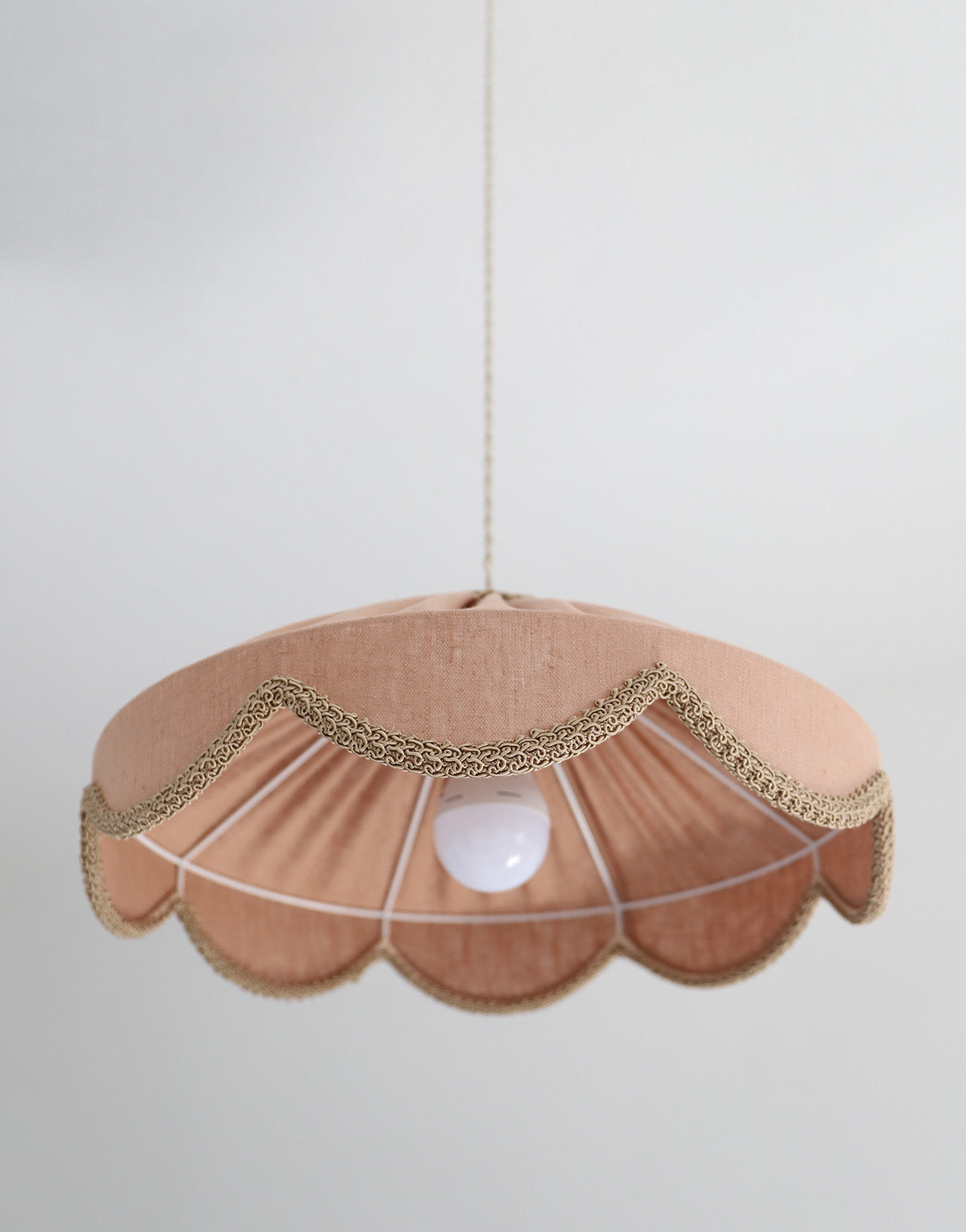 Suspension forme florale unie Cosette "classic linen"
