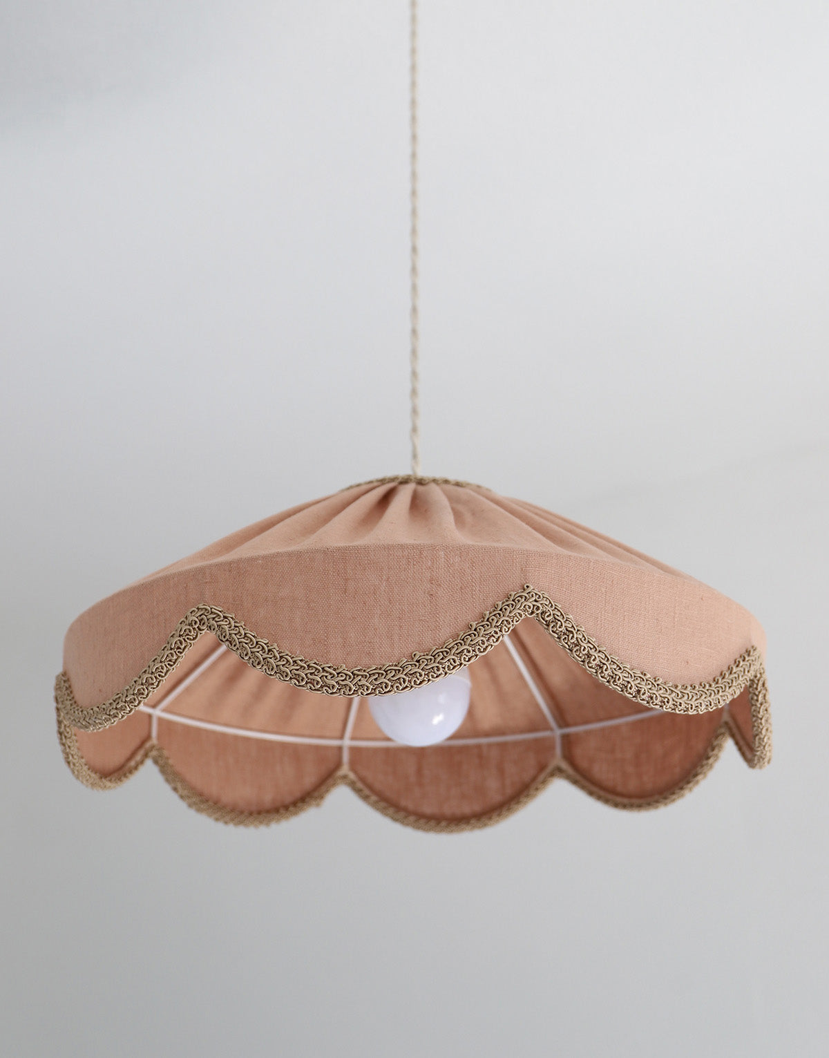 Suspension forme florale unie Cosette "classic linen"