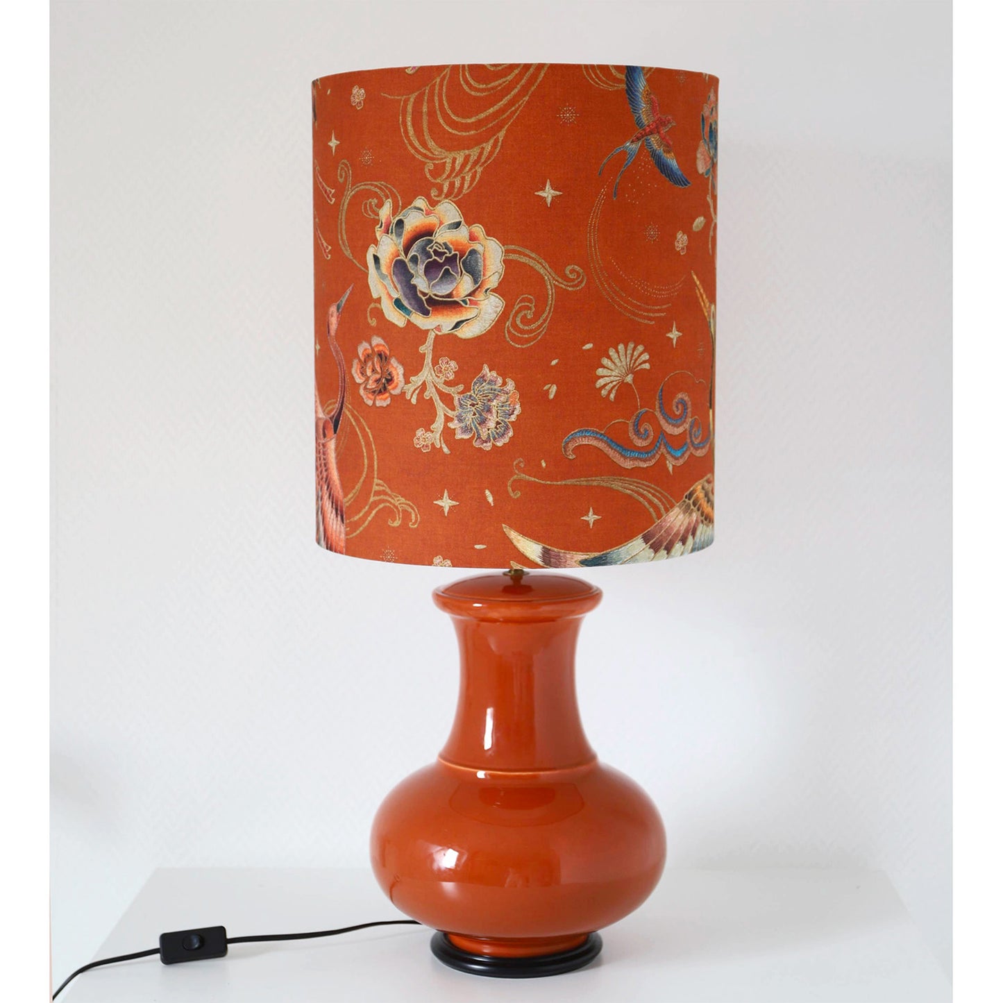 Lampe à poser vintage, pied en céramique et abat-jour imprimé