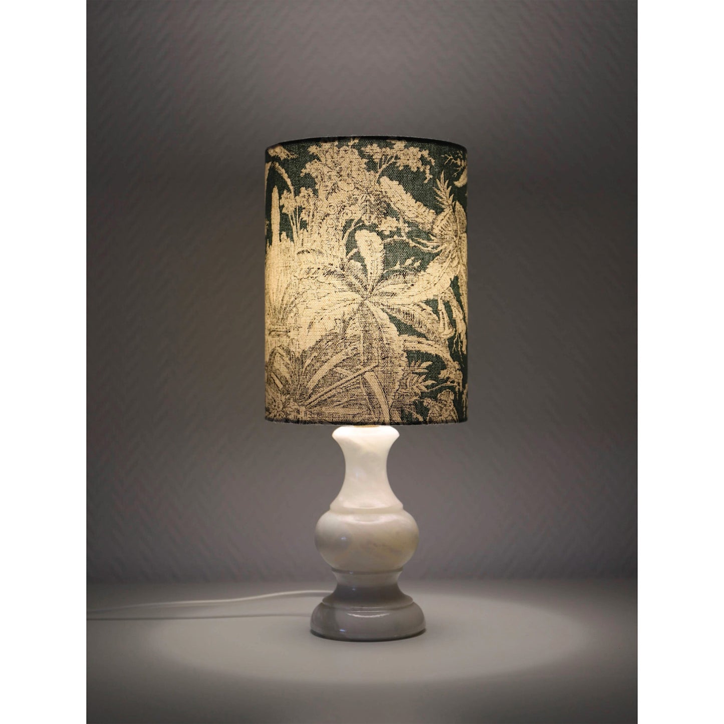 Petite lampe à poser ancienne, pied en marbre et abat-jour imprimé