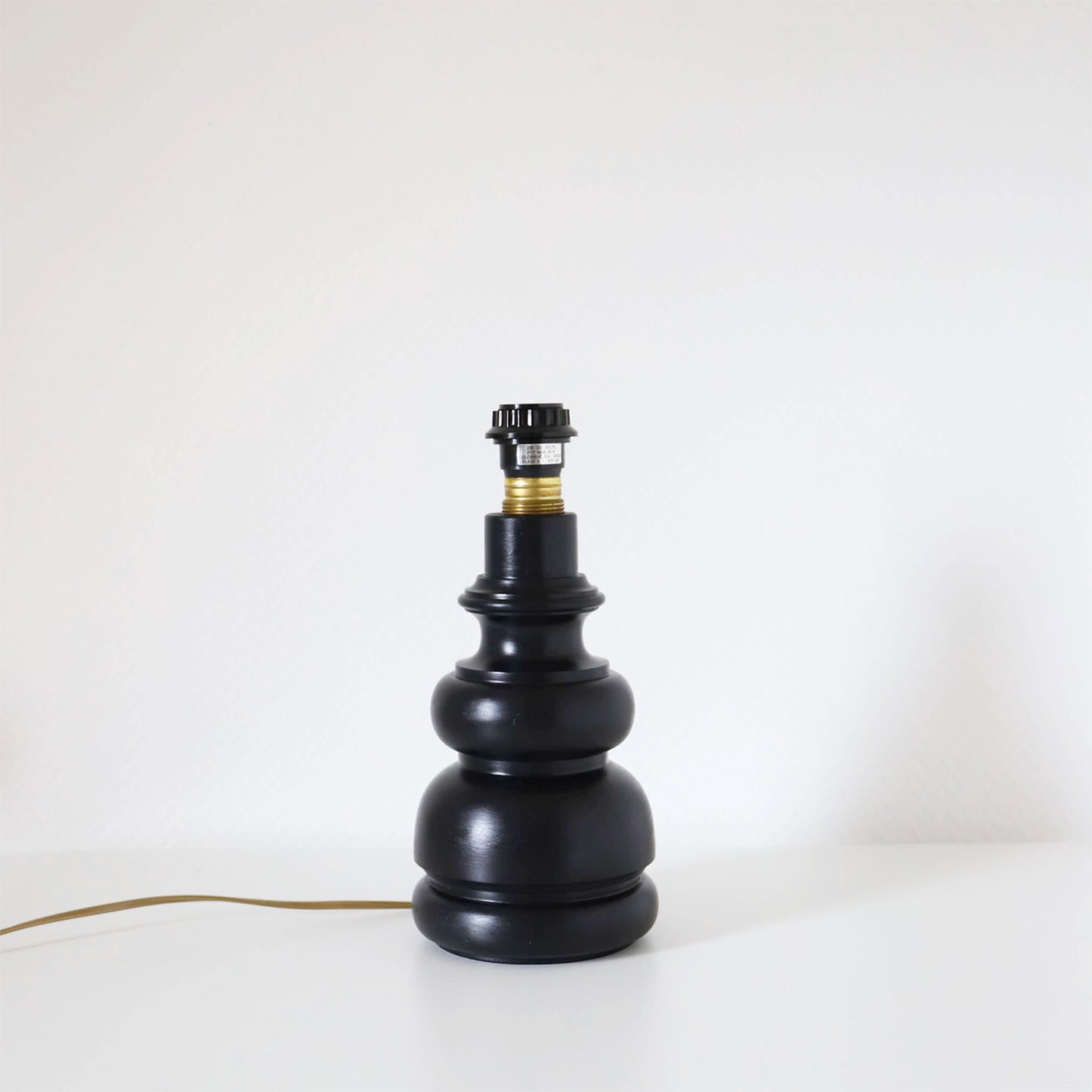 Lampe à poser vintage, pied bois massif et abat-jour multicolore