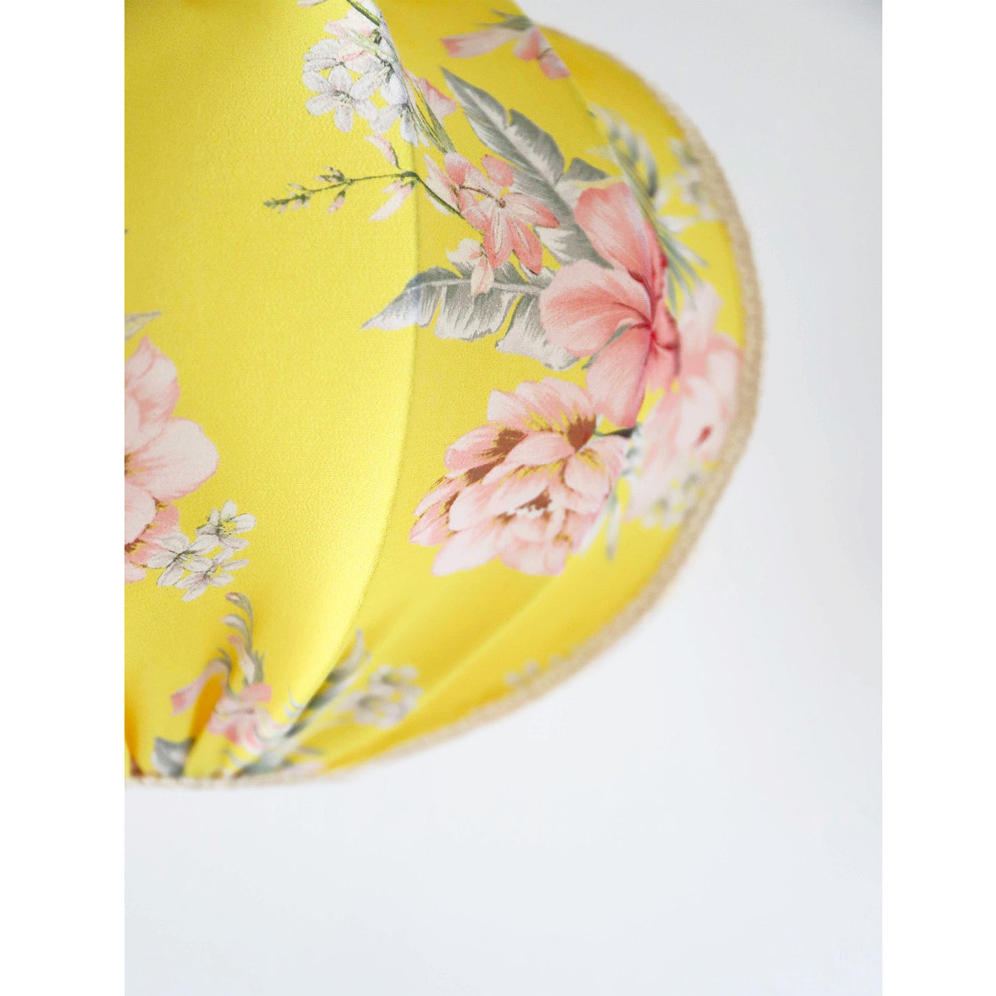 Suspension vintage "boule japonaise" imprimée fleurs