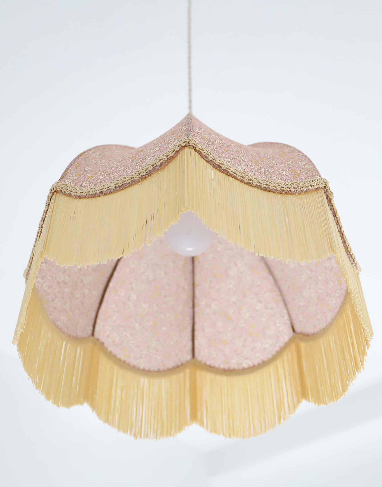 Suspension vintage pétale arrondi imprimée avec franges