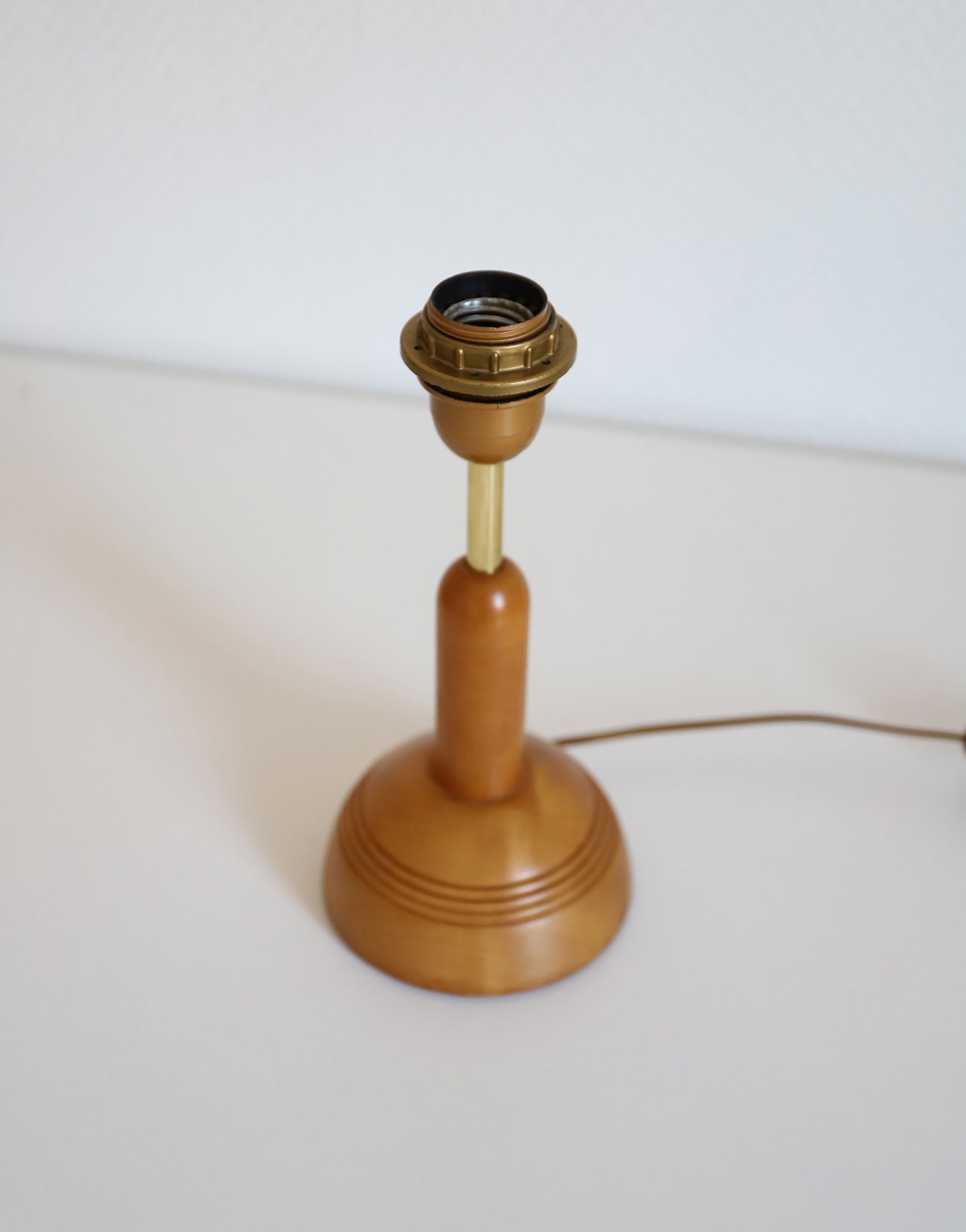 Lampe à poser, pied en bois et abat-jour bas imprimé