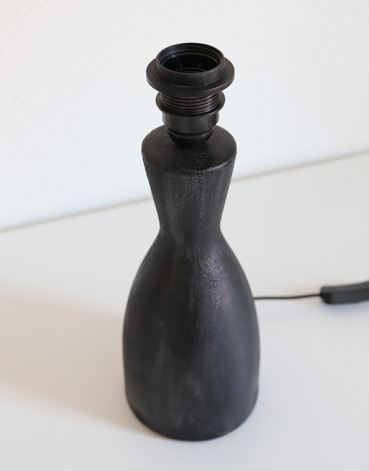 Lampe à poser, pied en céramique mate et abat-jour imprimé