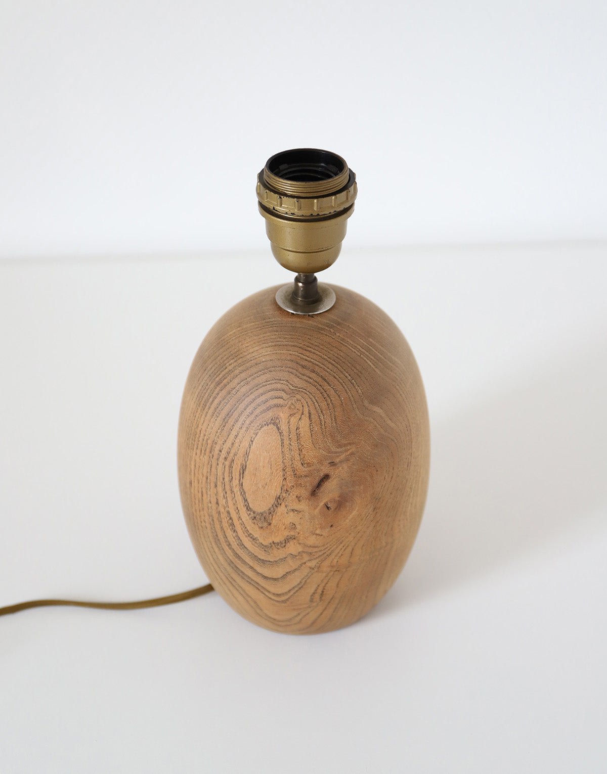 Lampe Upcyclée Mid-Century, Pied Bois et Abat-jour Jungle Florale