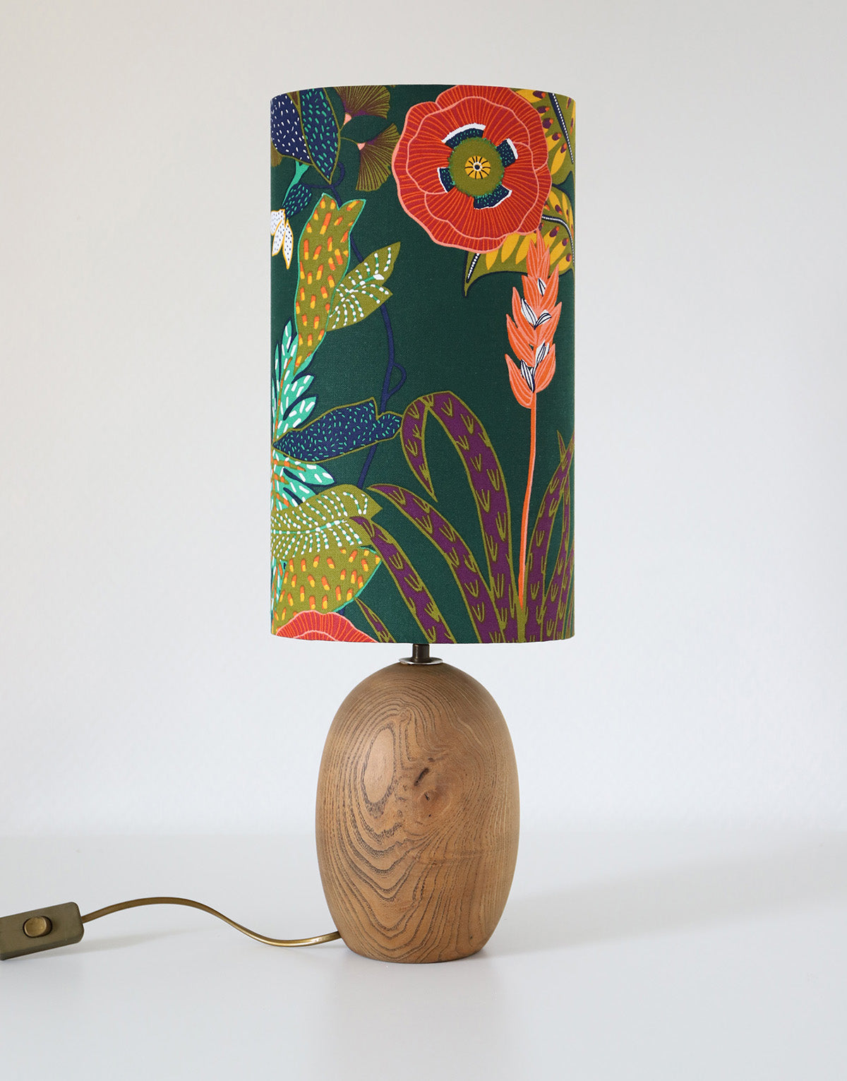 Lampe Upcyclée Mid-Century, Pied Bois et Abat-jour Jungle Florale