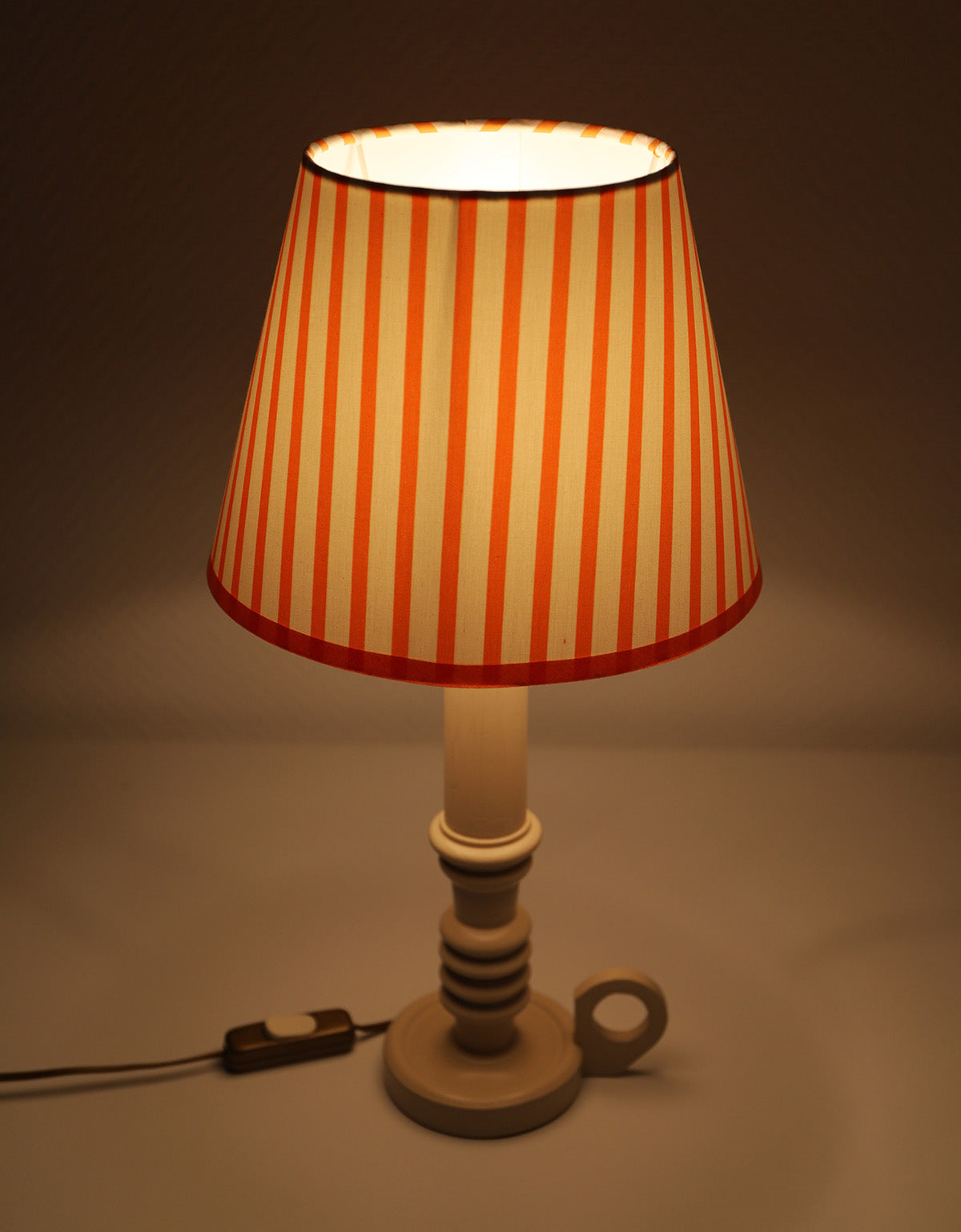 Lampe Vintage Revisité, Pied de Lampe Ancien Revalorisé & Abat-jour Rayé