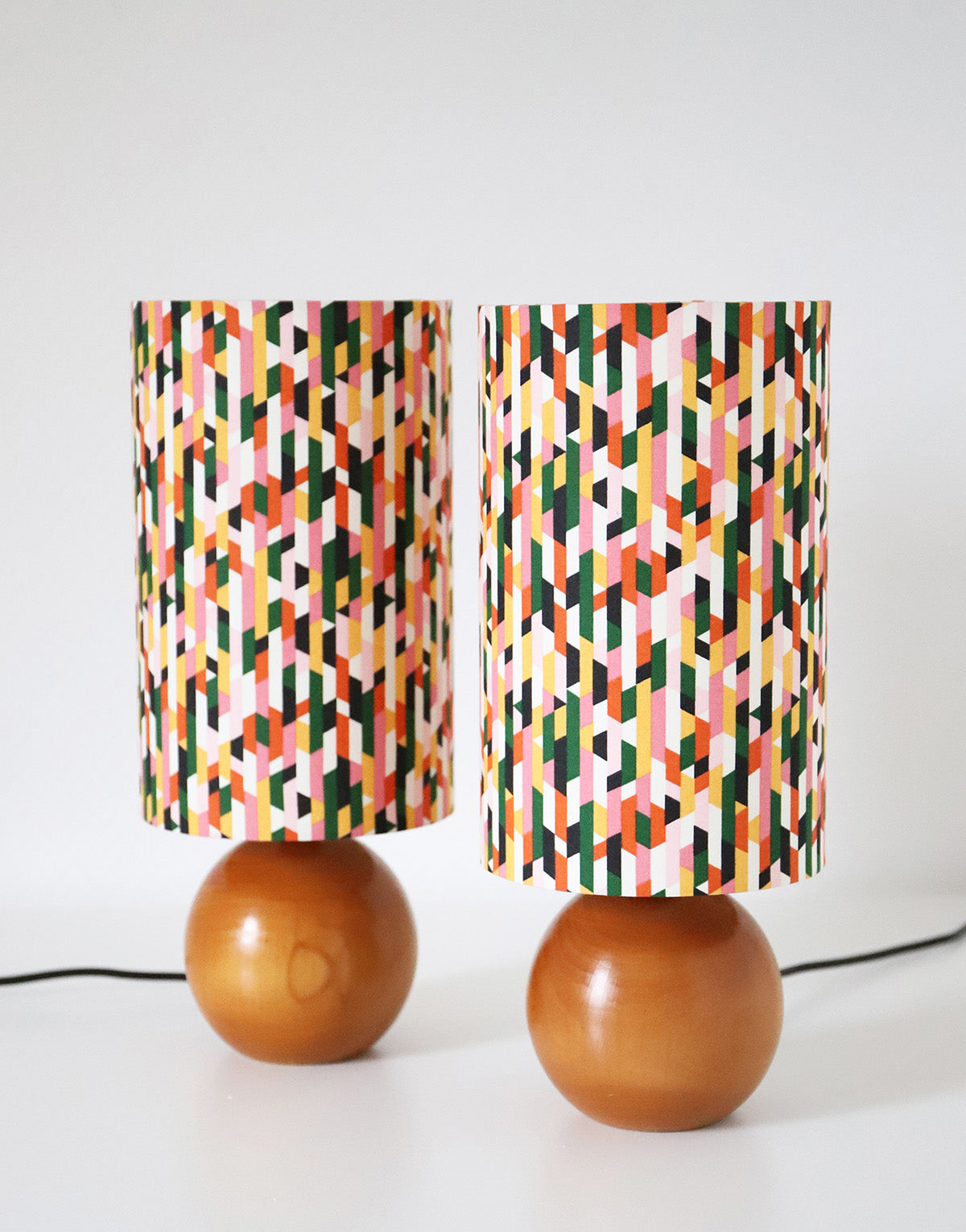 Lampes de chevet, pied bois et abat-jour imprimé