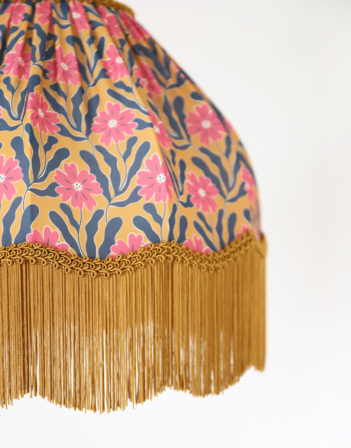 Suspension vintage Dôme bas arrondi, imprimée floral avec franges