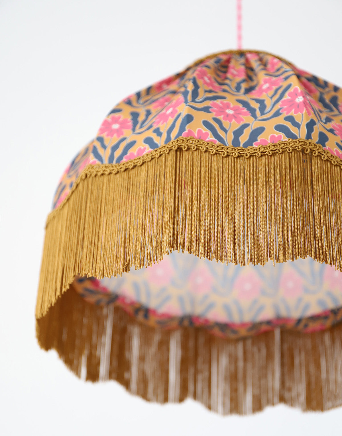 Suspension vintage Dôme bas arrondi, imprimée floral avec franges