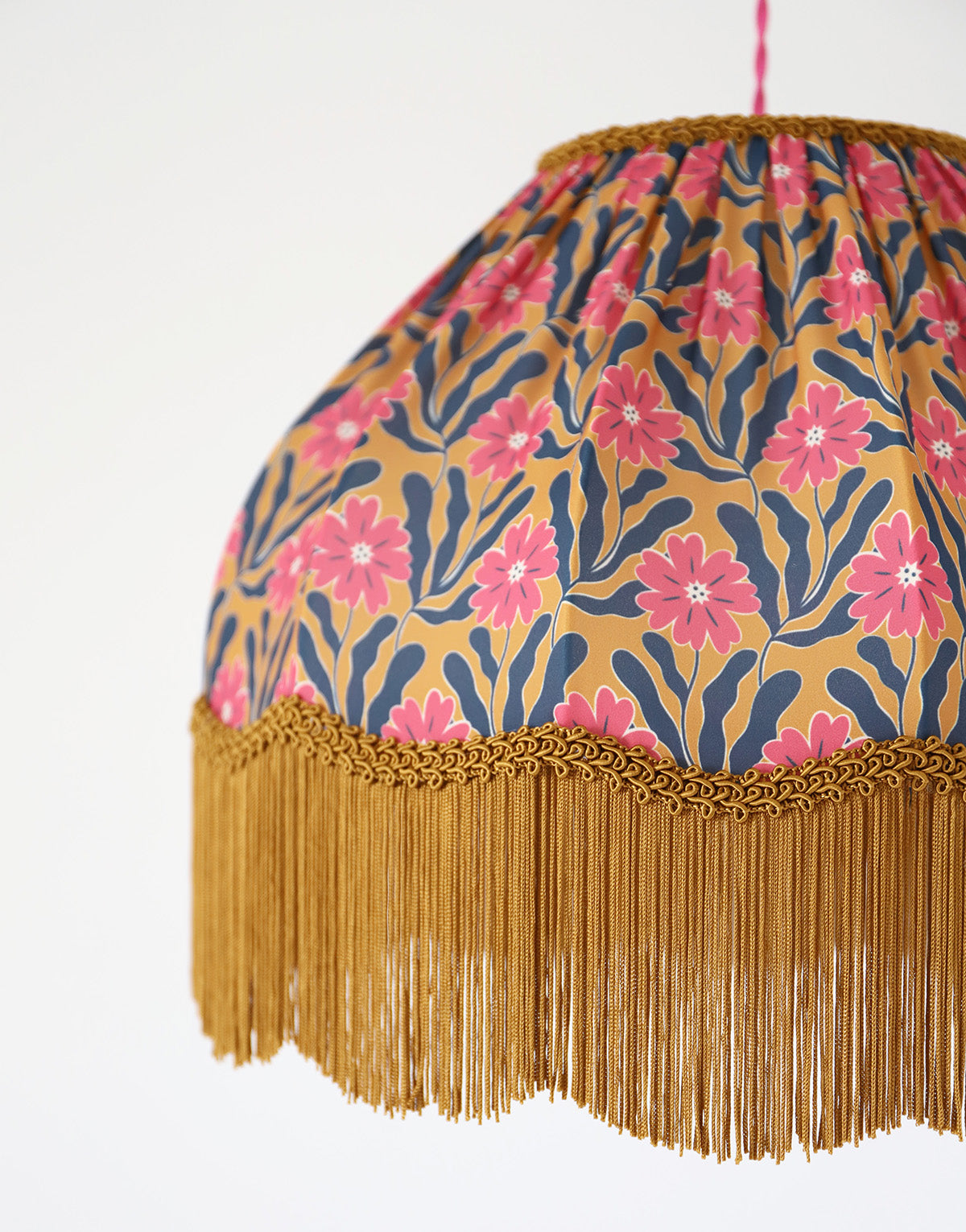 Suspension vintage Dôme bas arrondi, imprimée floral avec franges
