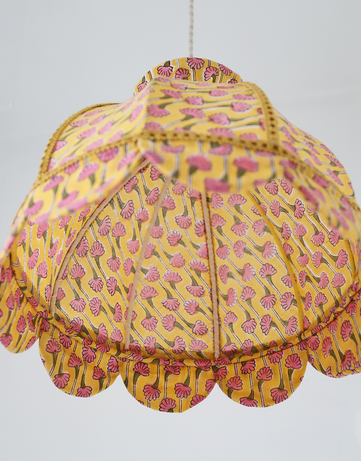 Suspension vintage textile imprimée, forme dôme avec petite couronne
