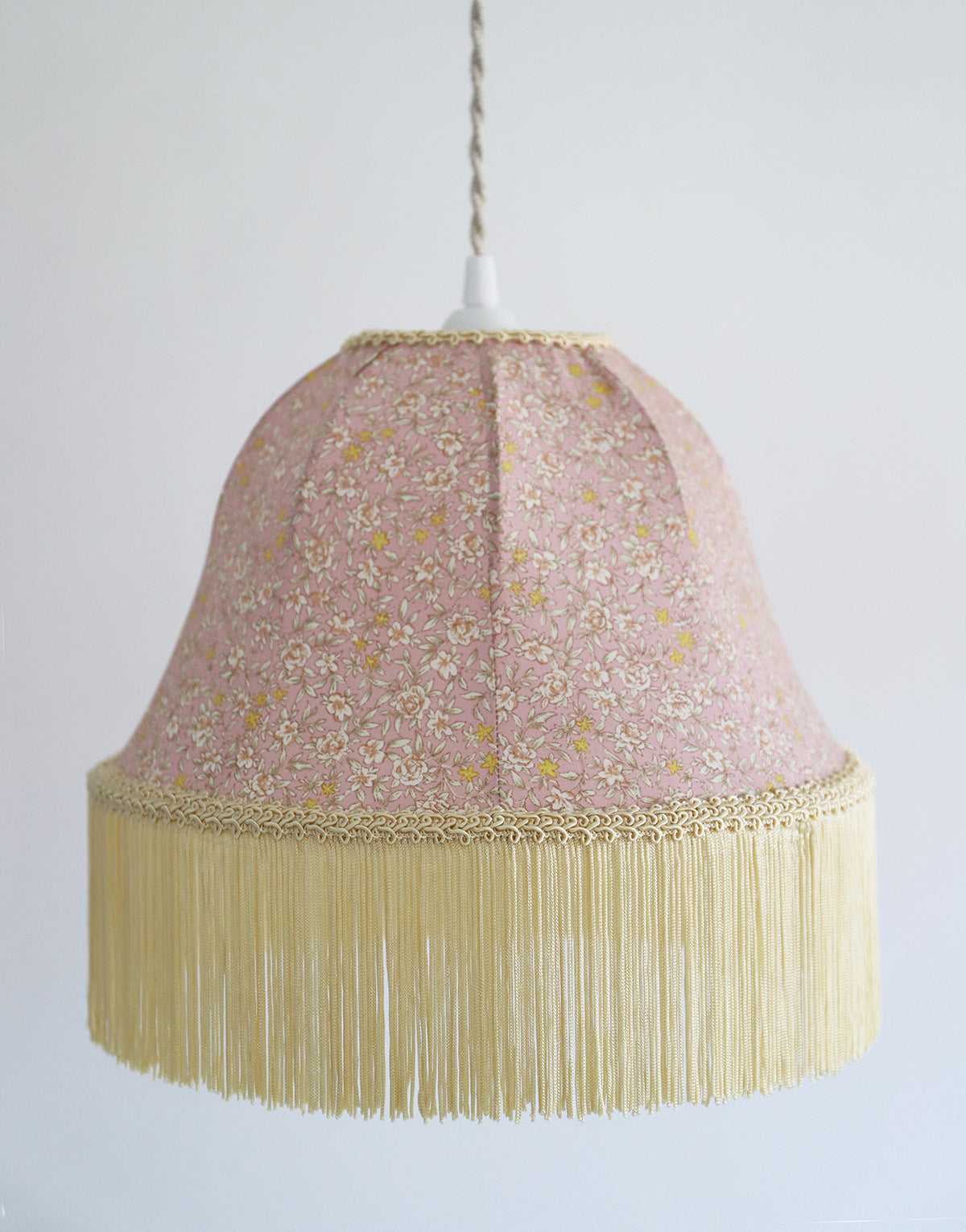 Suspension vintage forme "cloche" imprimée avec franges