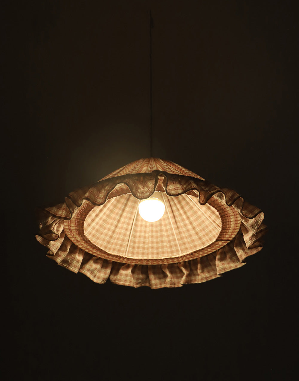 Suspension conique avec volant Emilia "petits carreaux rose"