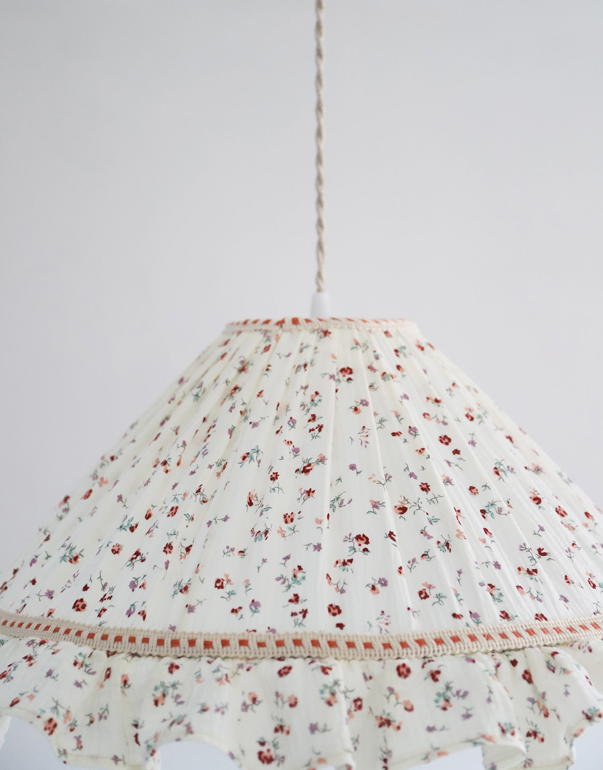 Suspension conique avec volant Emilia "tiny flowers"