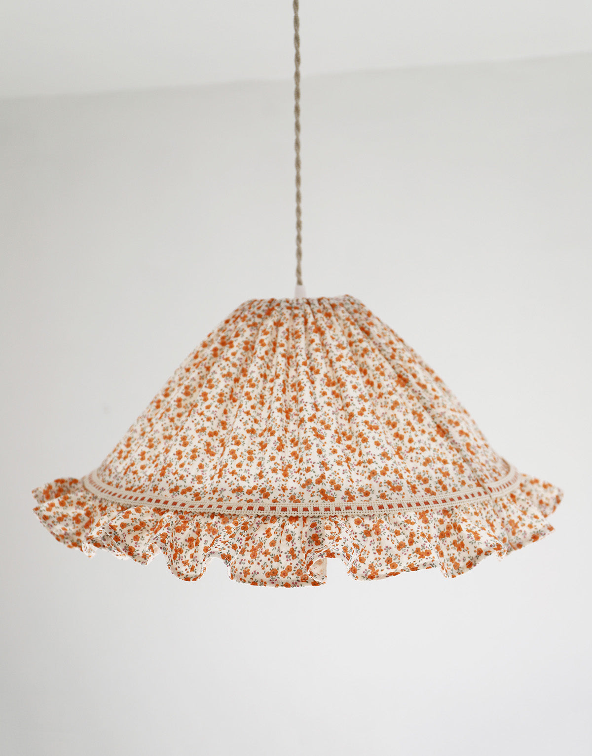 Suspension conique avec volant Emilia "fleurettes"