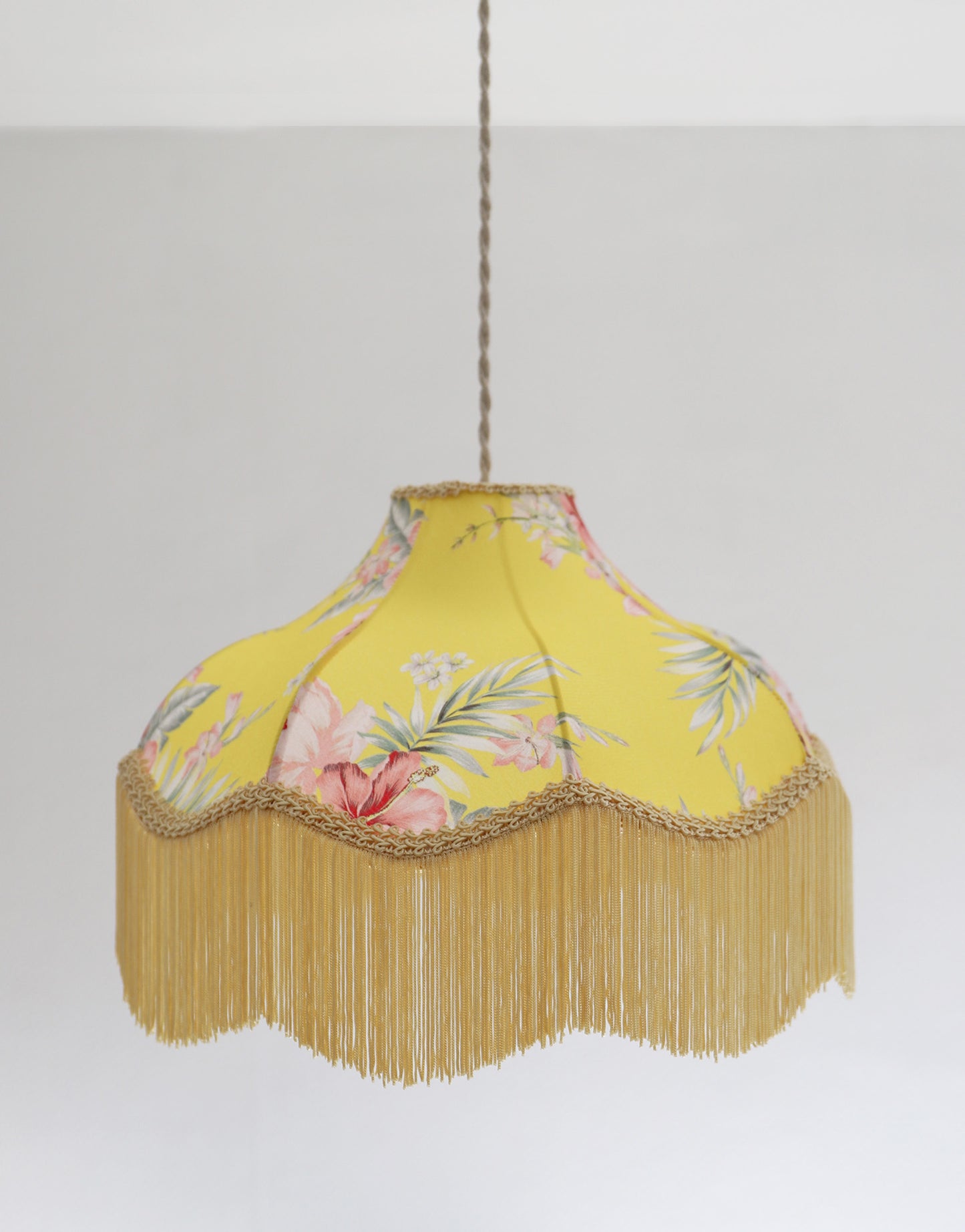 Suspension vintage florale imprimée avec franges