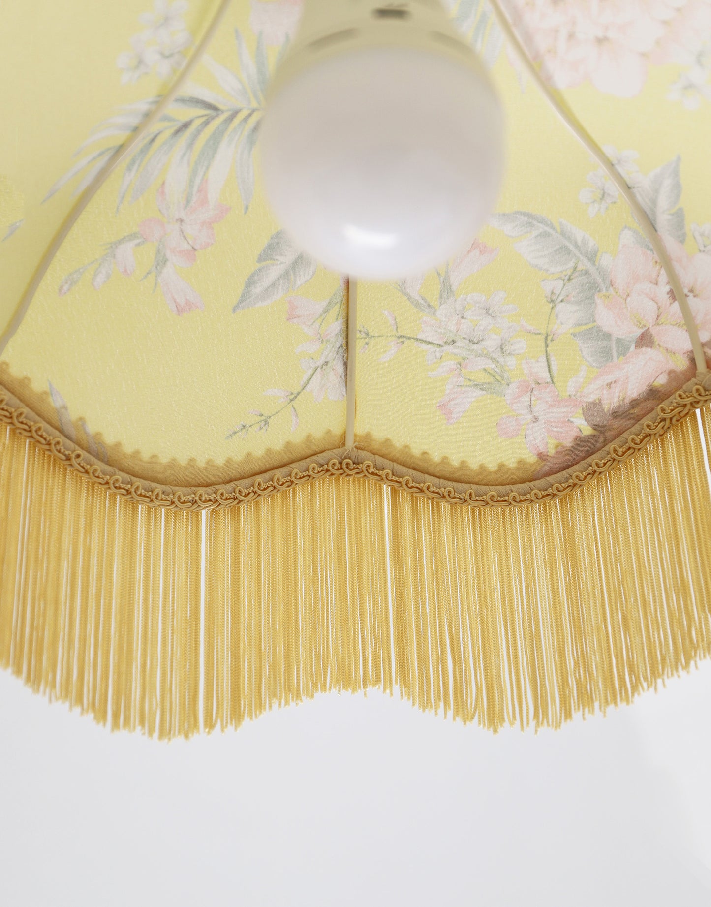 Suspension vintage florale imprimée avec franges