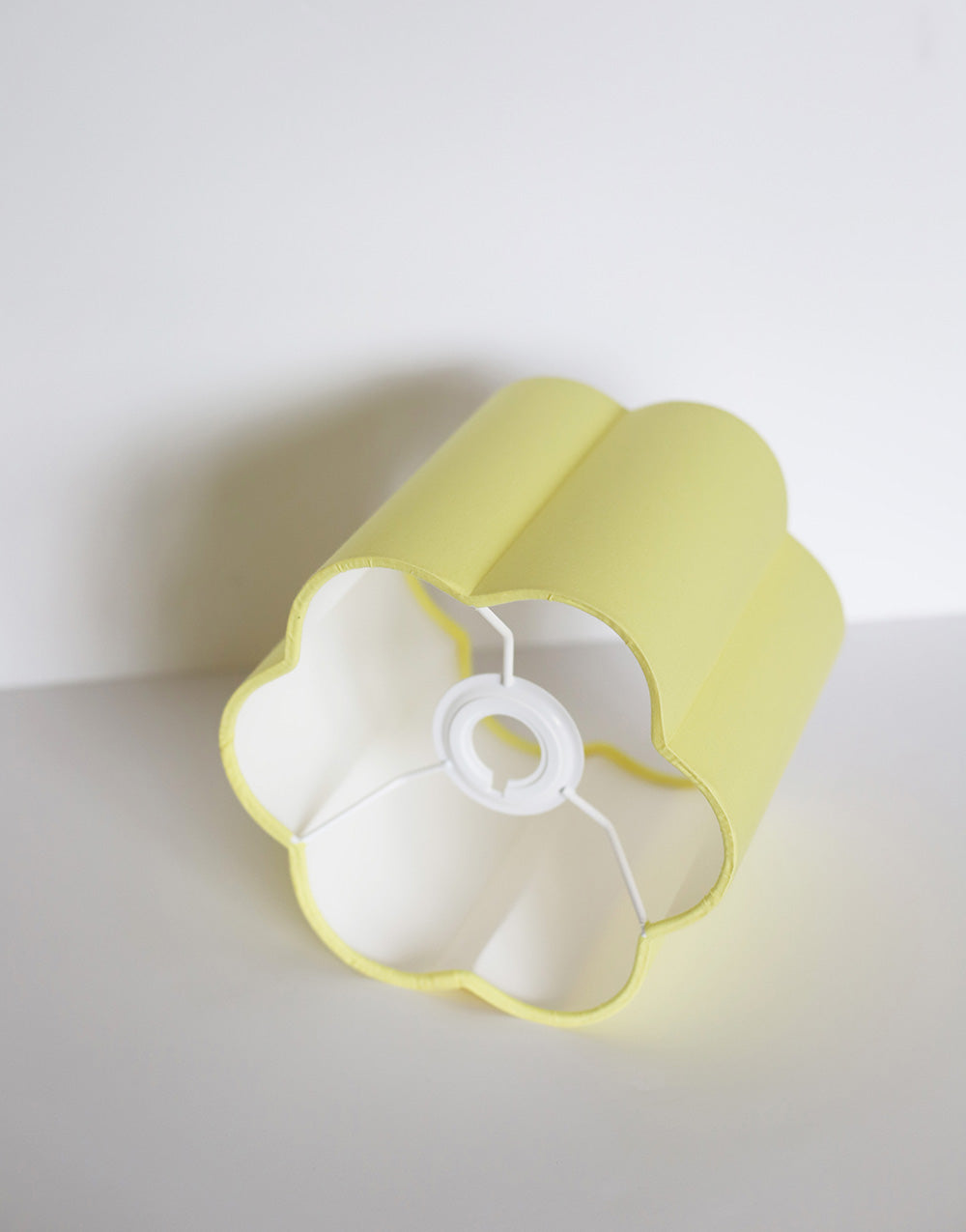 Abat-jour forme fleur uni Flora "Jaune poussin"