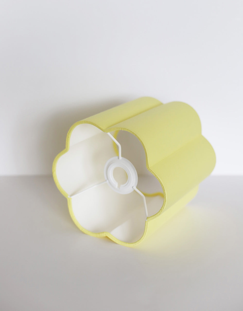 Abat-jour forme fleur uni Flora "Jaune poussin"