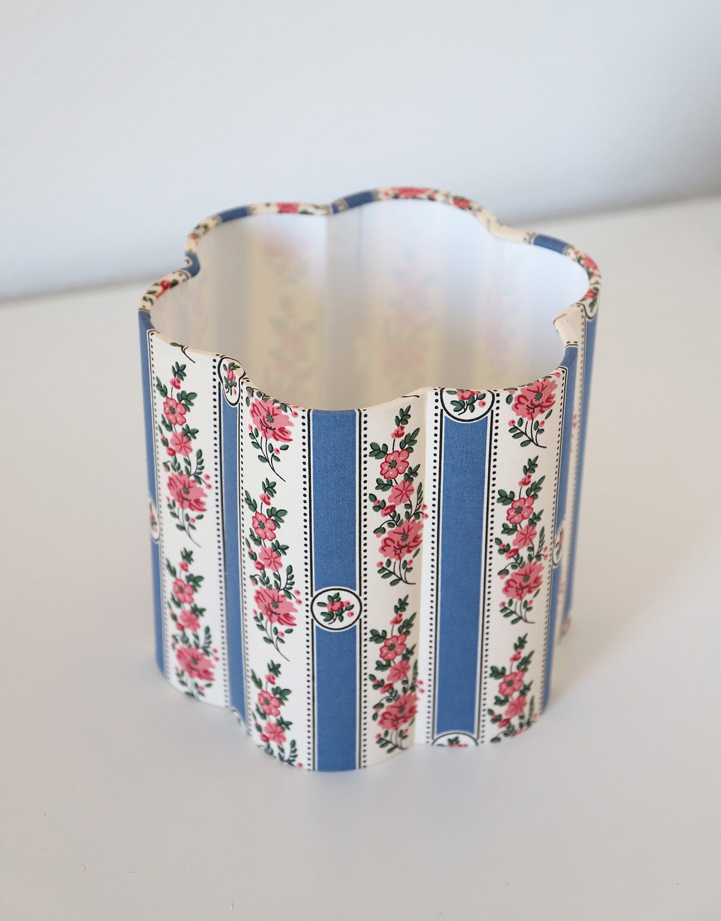 Abat-jour forme fleur Flora "sobremonte bleu"