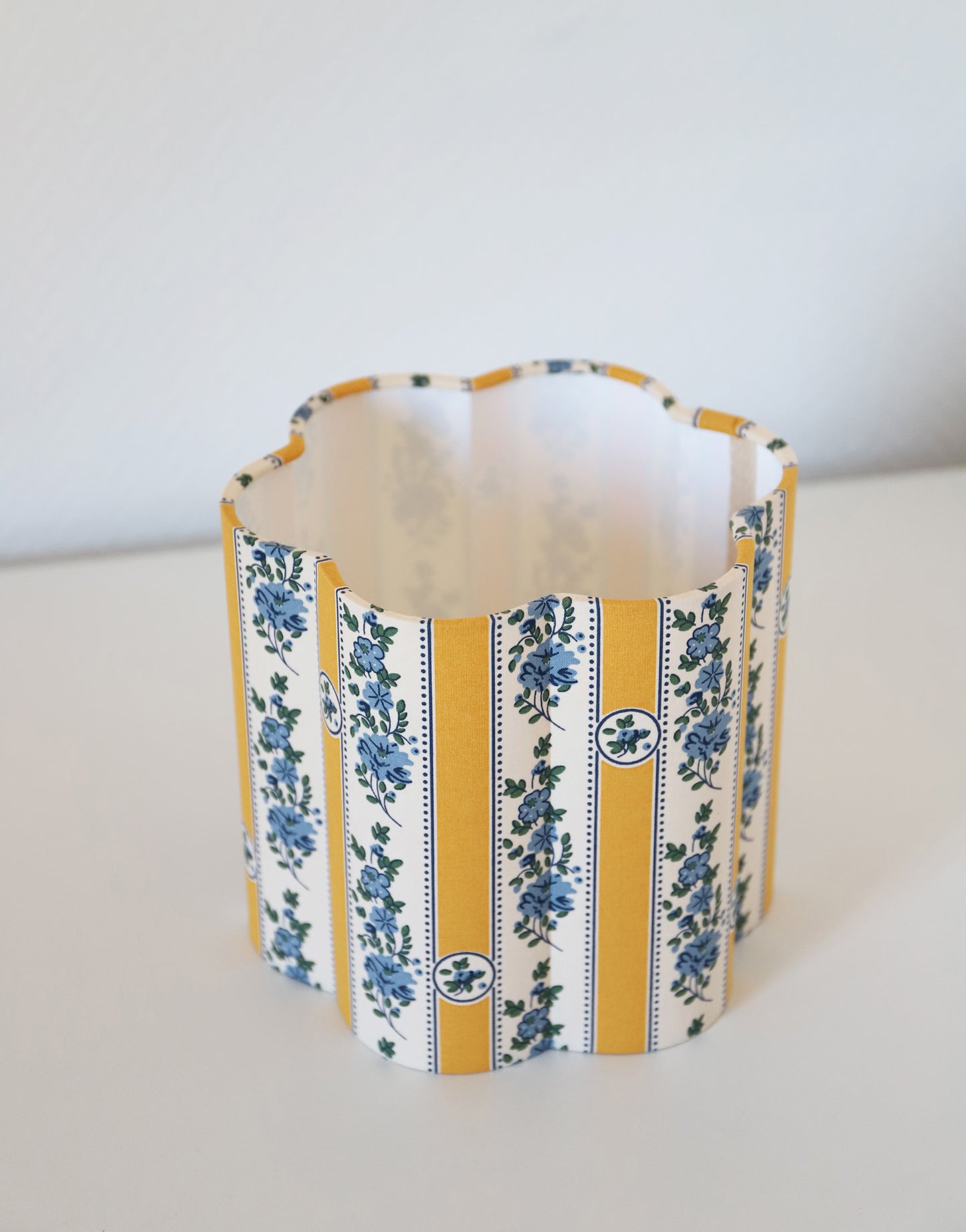 Abat-jour forme fleur Flora "sobremonte jaune"