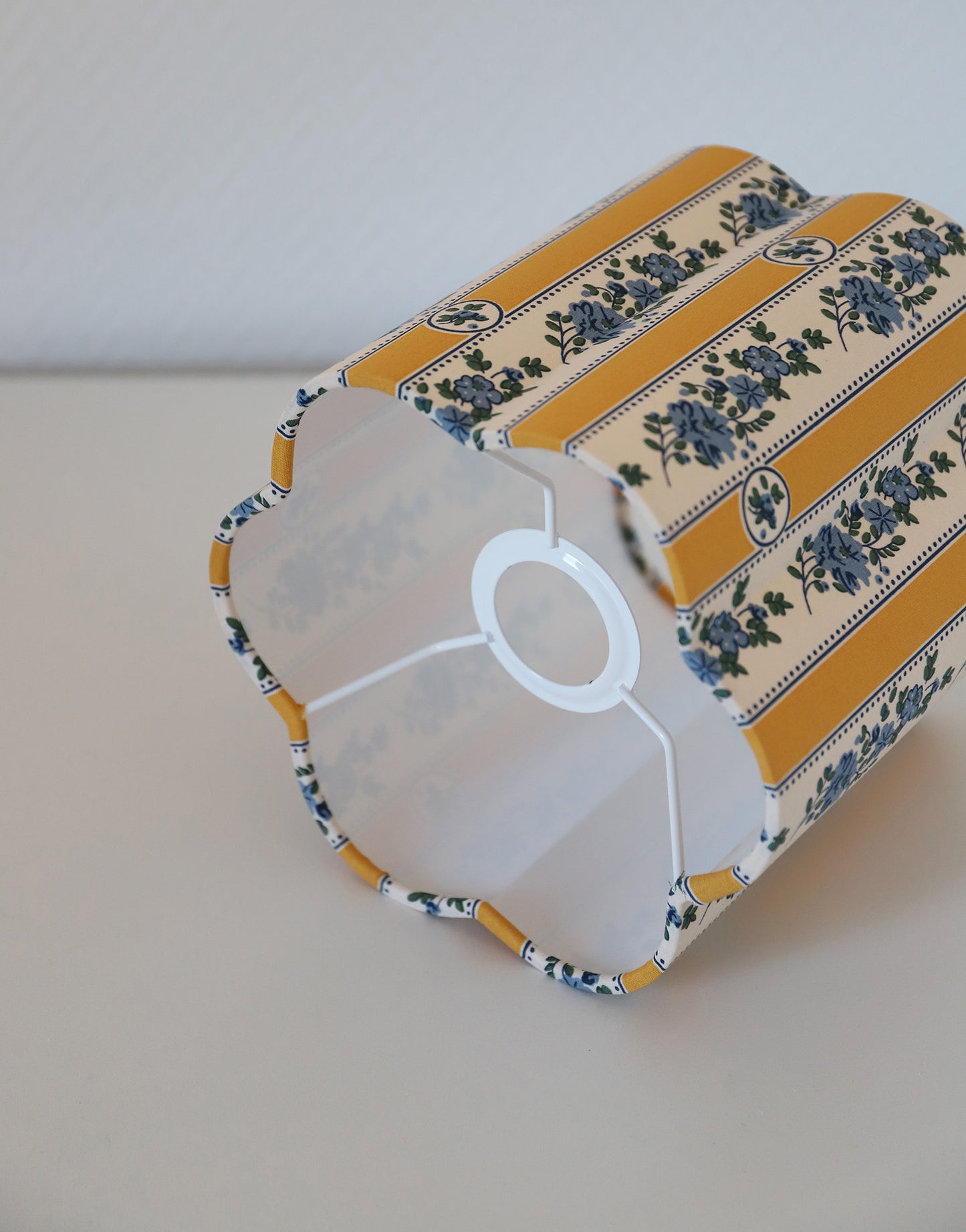 Abat-jour forme fleur Flora "sobremonte jaune"