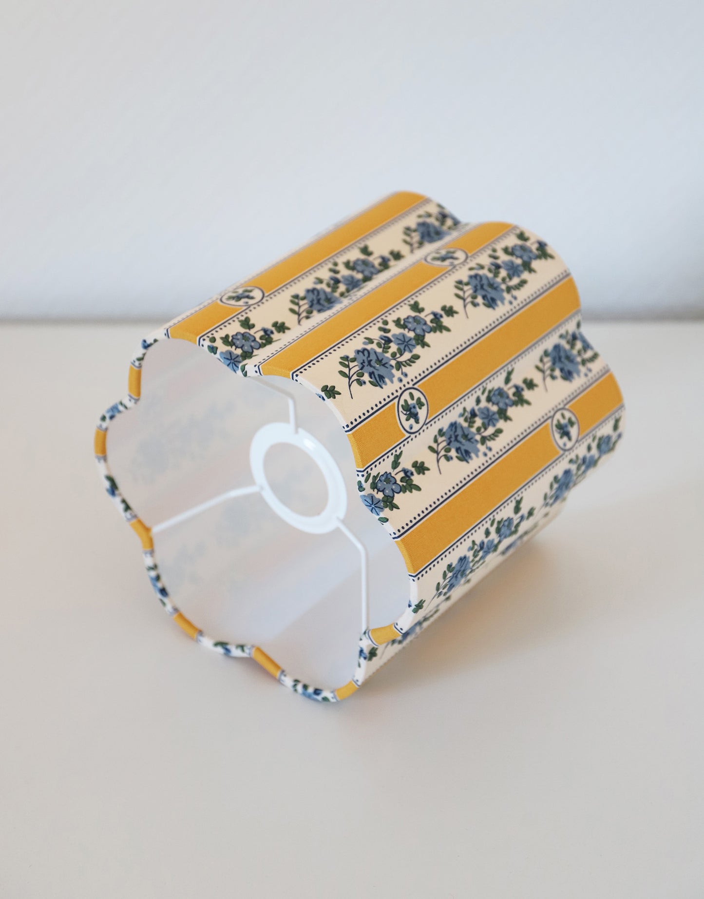 Abat-jour forme fleur Flora "sobremonte jaune"