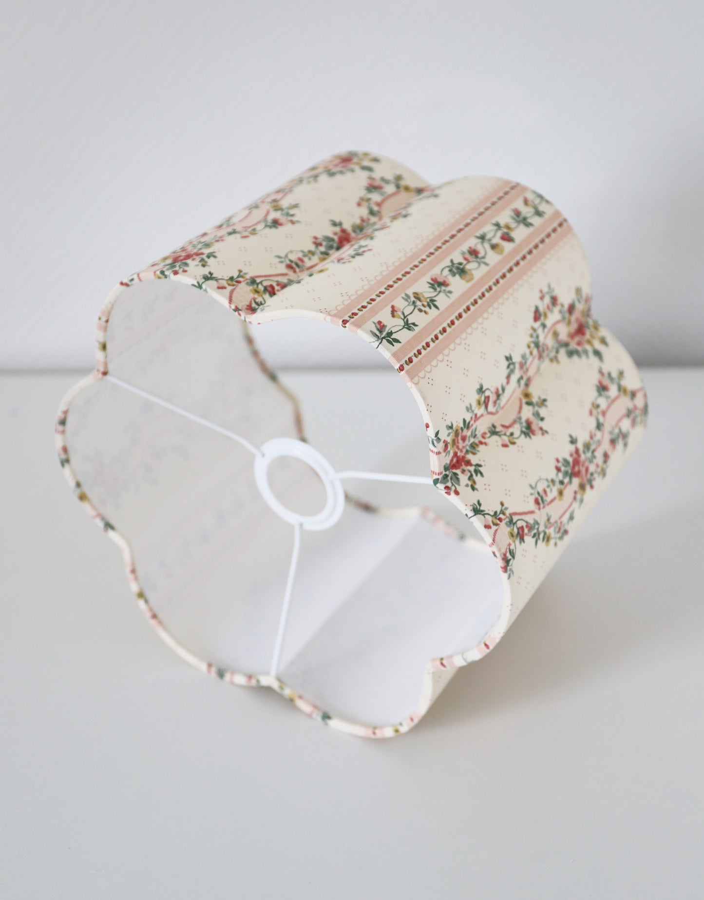 Abat-jour forme fleur Flora "Pontavel"