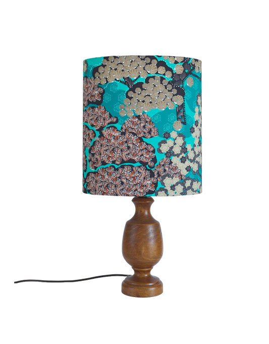 Lampe à poser, pied en bois et abat-jour oval imprimé