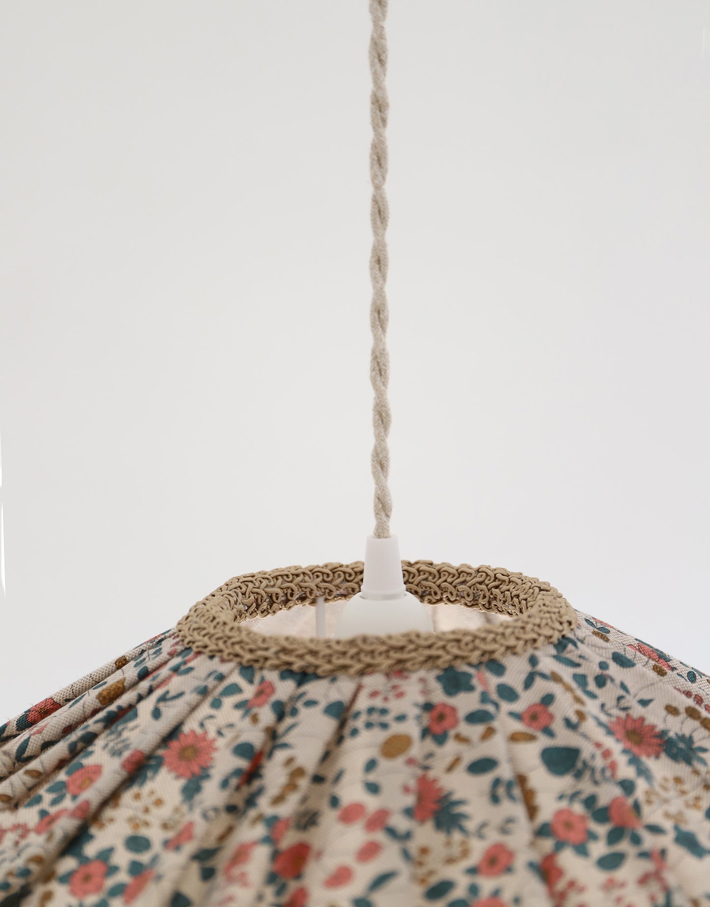 Suspension forme florale Cosette imprimée "english garden"