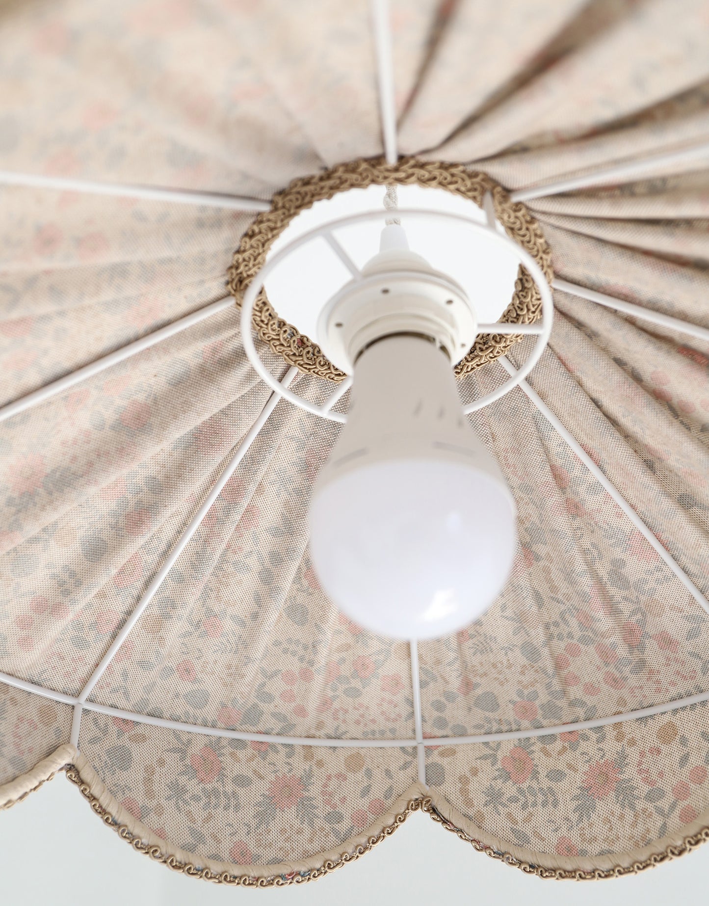 Suspension forme florale Cosette imprimée "english garden"