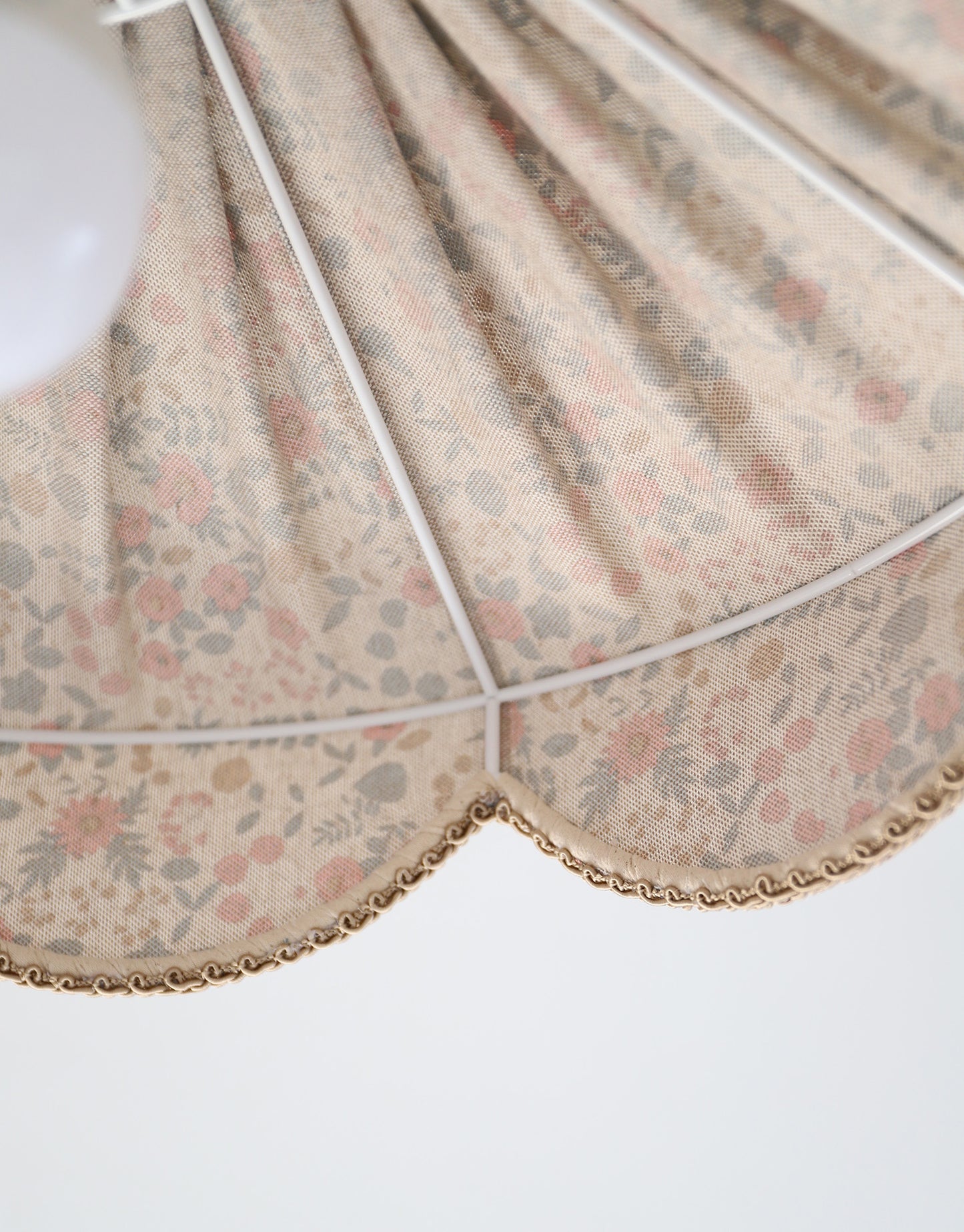 Suspension forme florale Cosette imprimée "english garden"