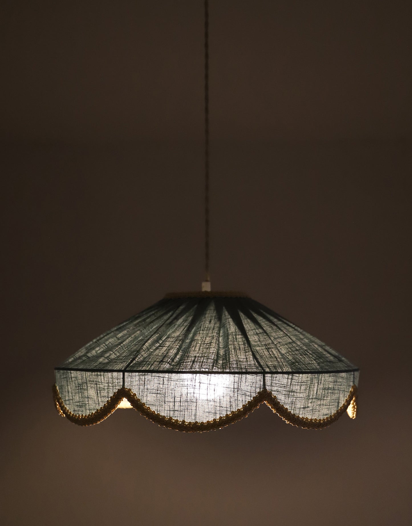 Suspension forme florale unie Cosette "mineral bleu"