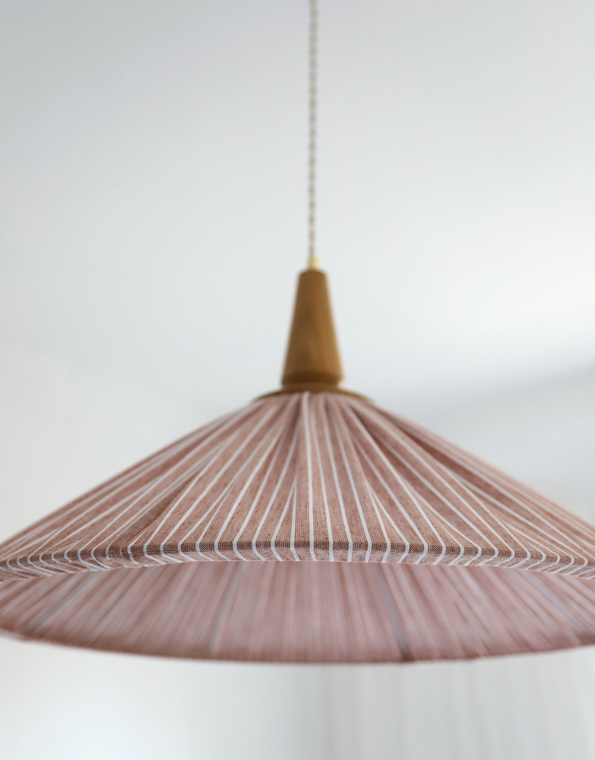 Suspension ELEONORE — 60 cm, lin et coton rayé terra