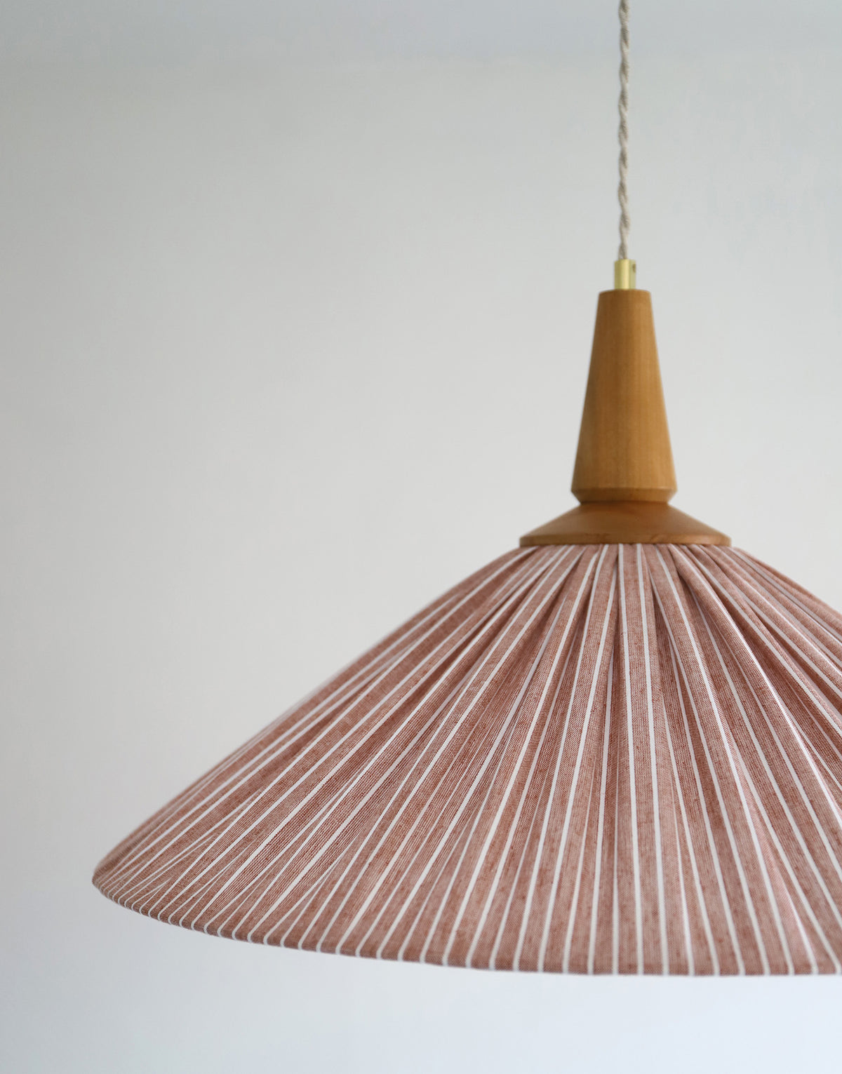 Suspension ELEONORE — 60 cm, lin et coton rayé terra