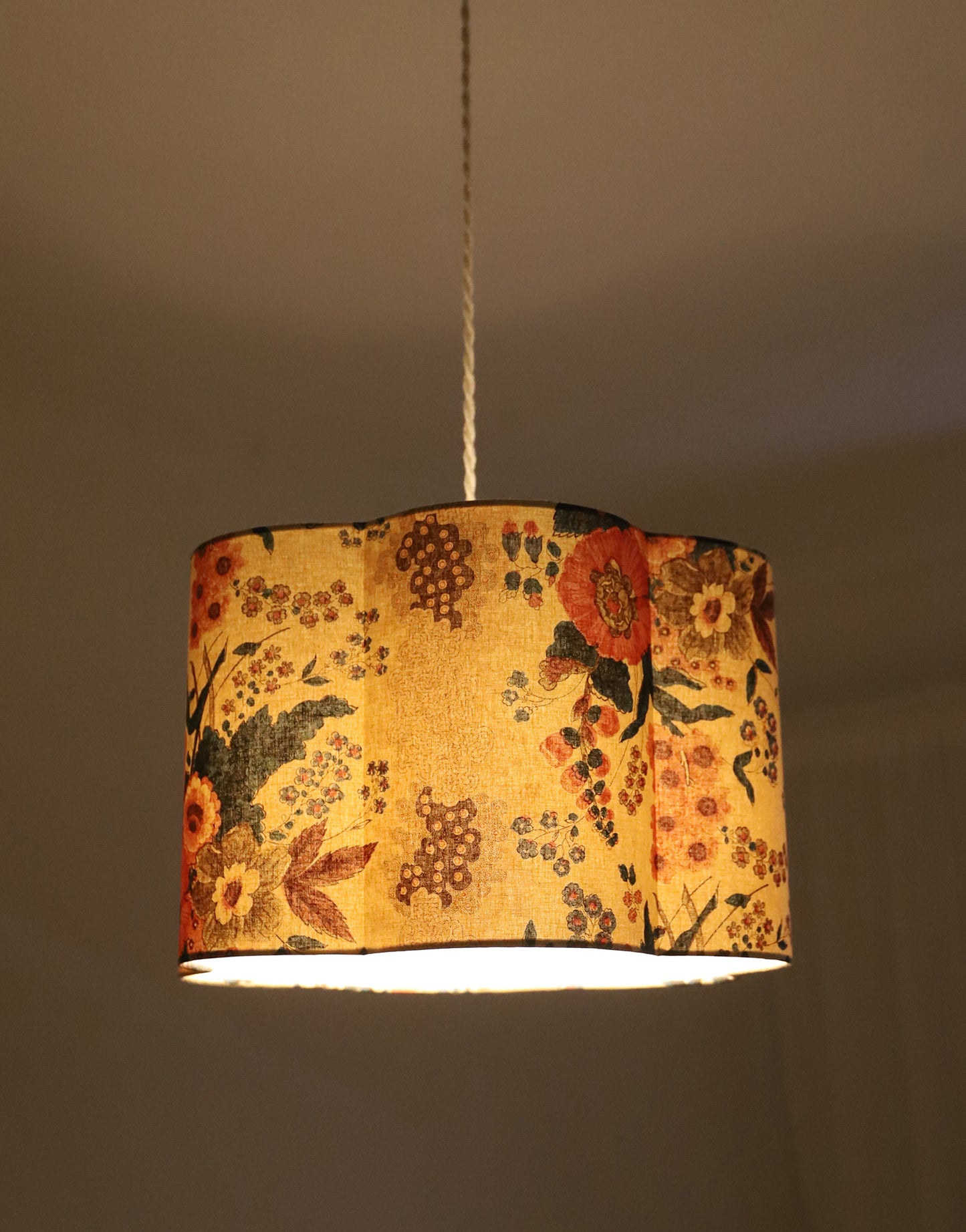 Suspension forme fleur Flora " isabelle "