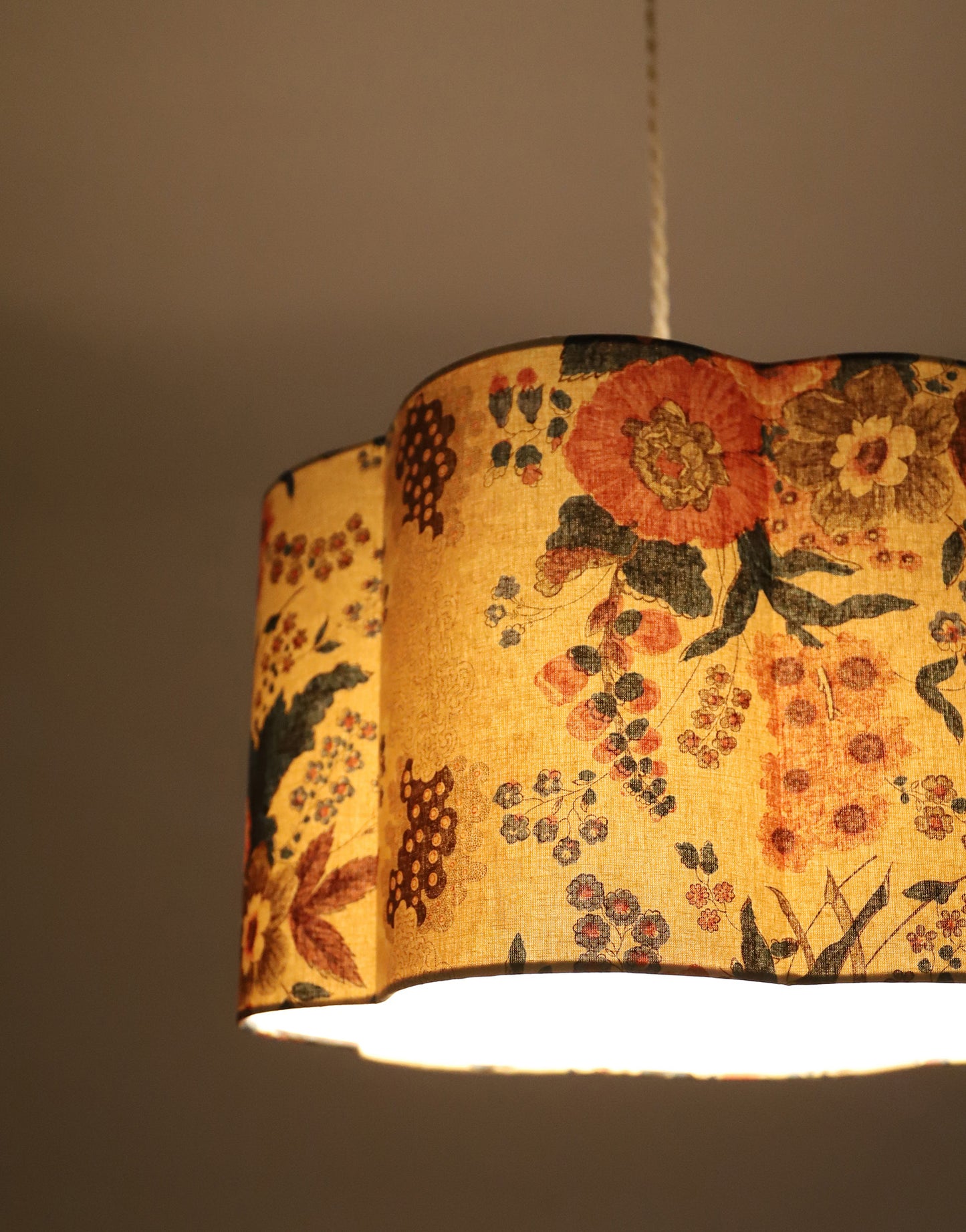 Suspension forme fleur Flora " isabelle "