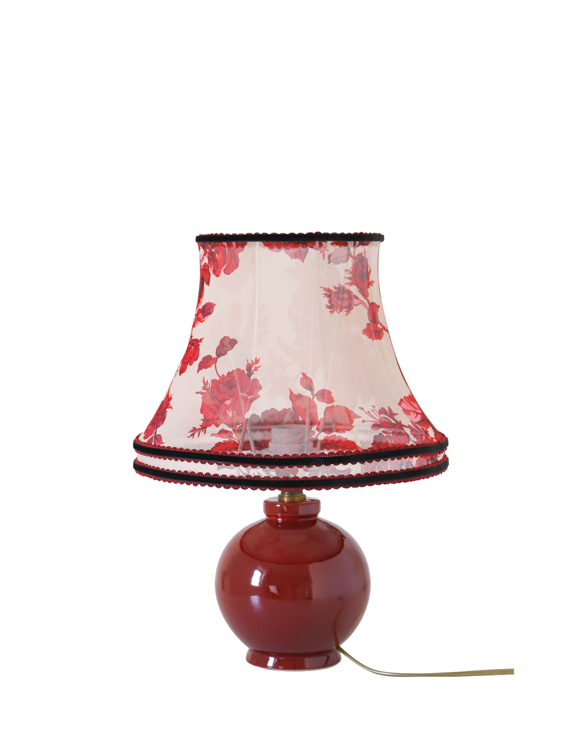 Lampe vintage recyclée — pied céramique bordeaux, abat-jour voile fleuri