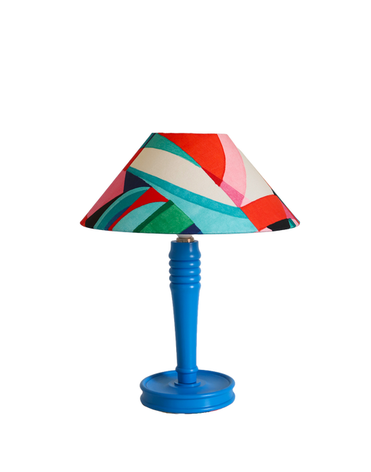Lampe à poser, pied en bois bleu et abat-jour bas imprimé