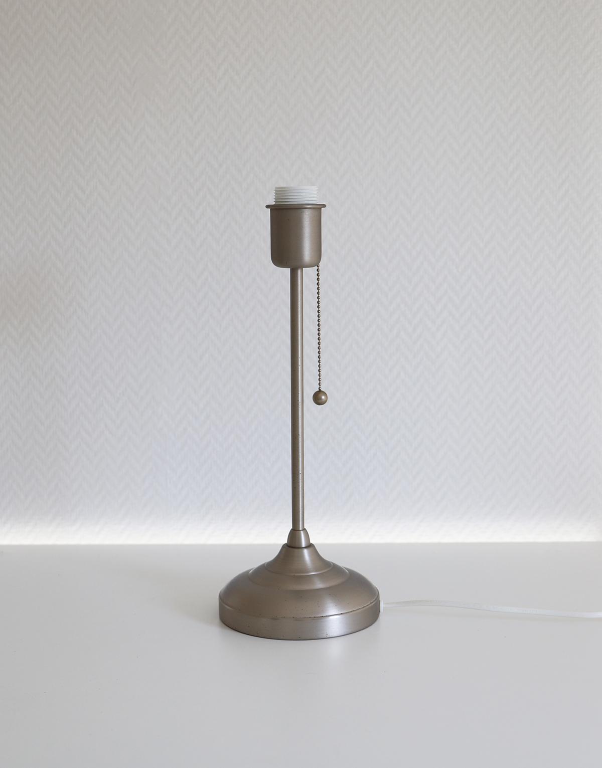Lampe à poser, pied Ikea vintage et abat-jour conique imprimé