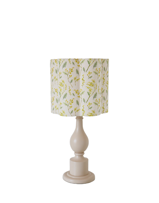 Lampe à poser, pied en bois tourné et abat-jour imprimé "mimosas"