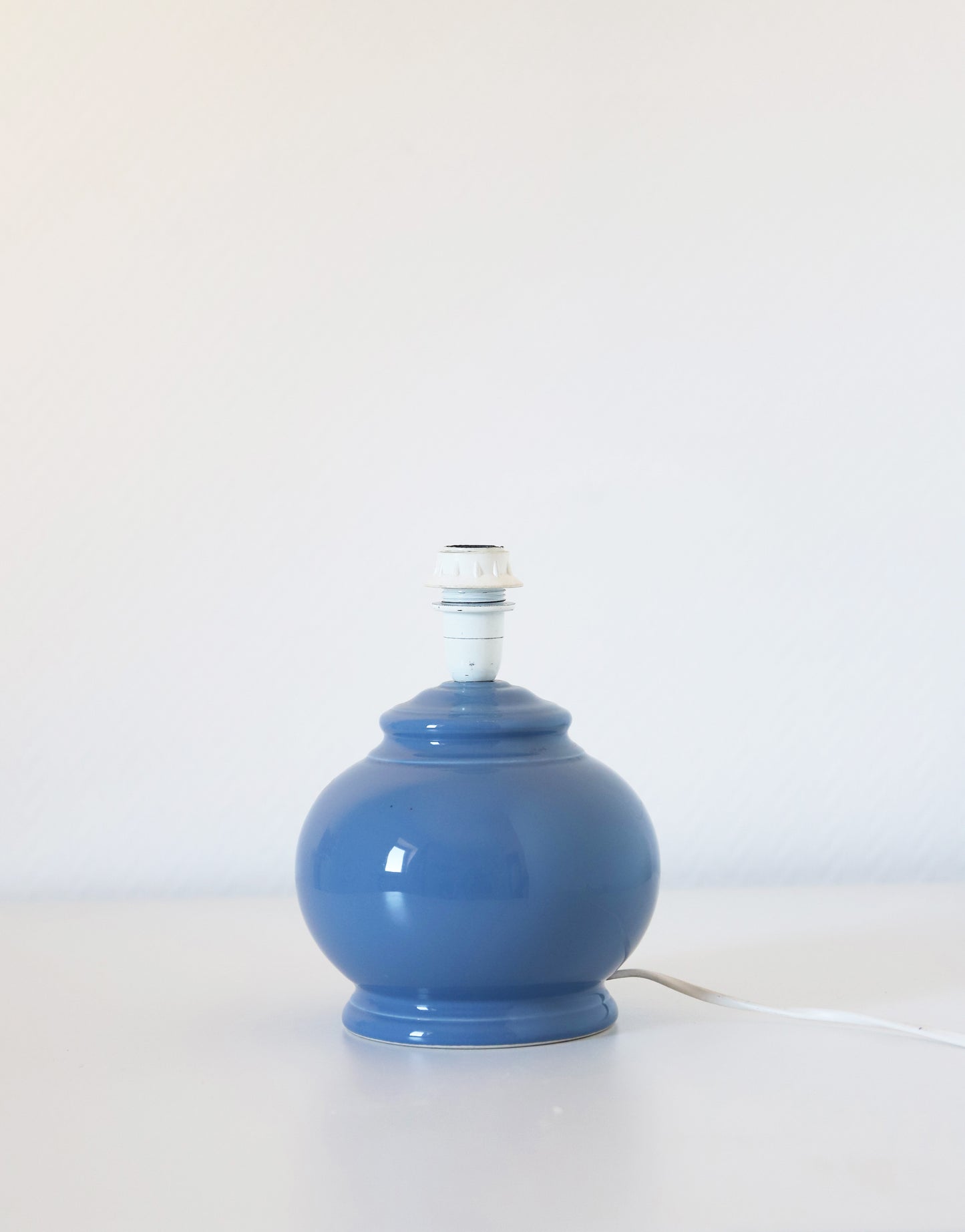 Lampe à poser vintage, pied boule années '80 et abat-jour imprimé