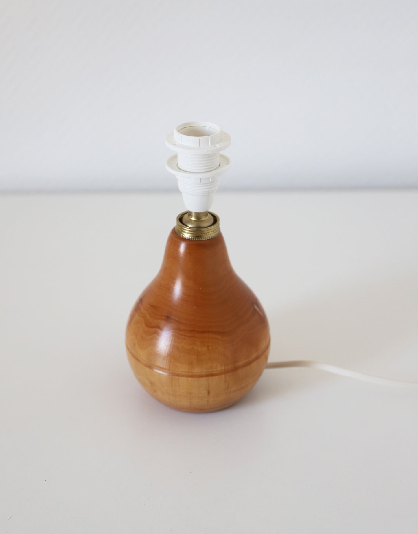 Lampe à poser vintage, pied en bois années '60 -'70 et abat-jour imprimé