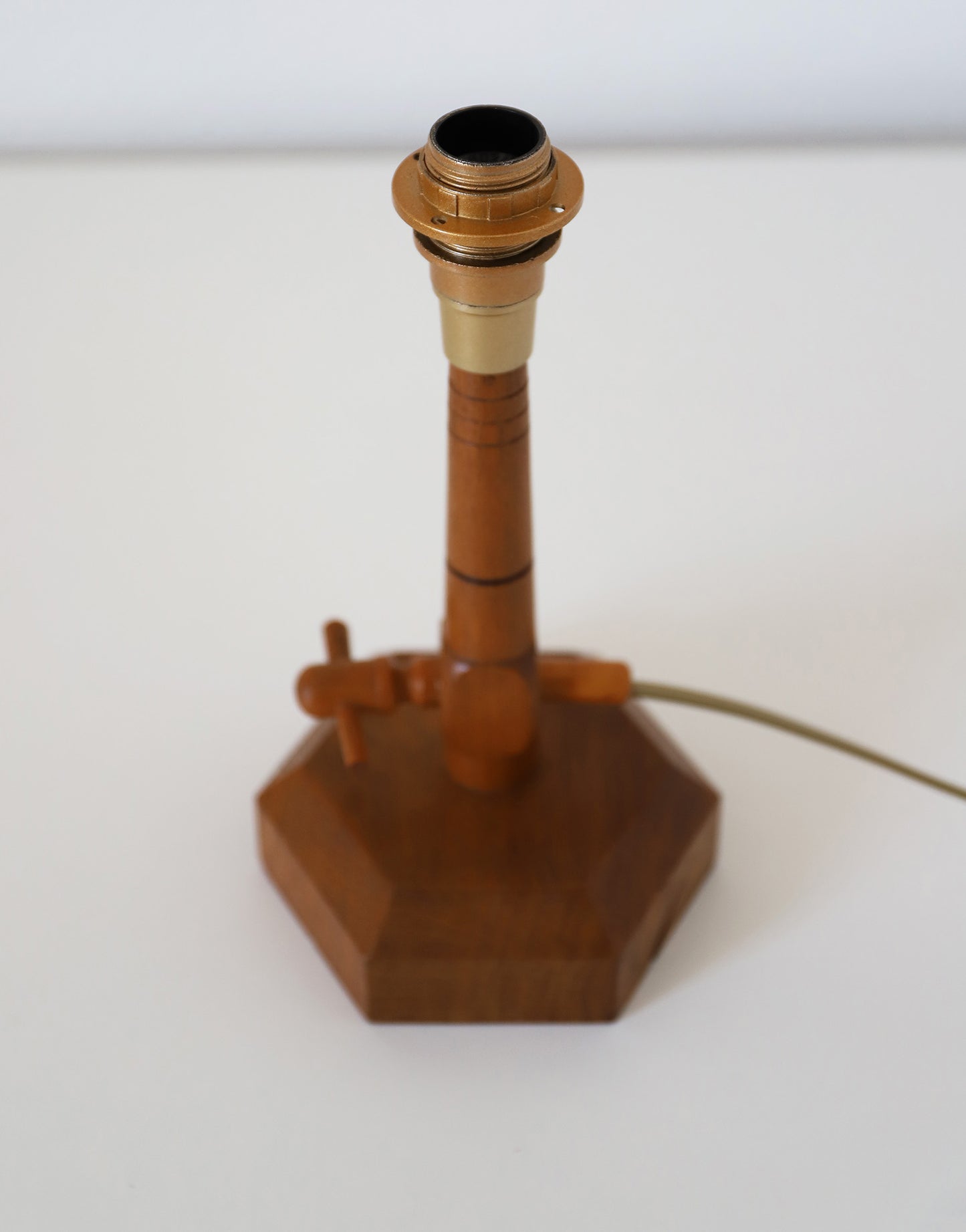 Lampe à poser vintage, pied bois tourné années '50 et abat-jour imprimé