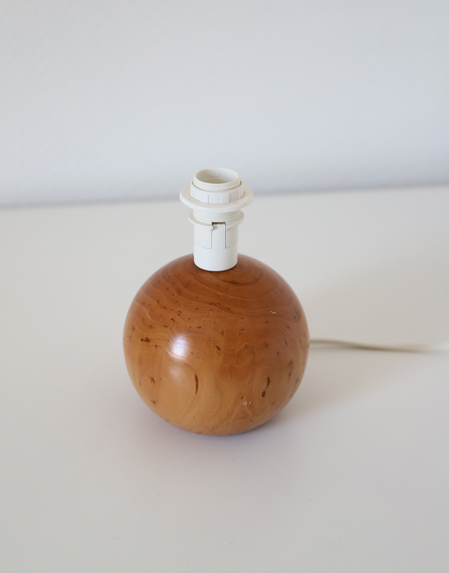 Lampe à poser vintage, pied boule années '70 et abat-jour imprimé